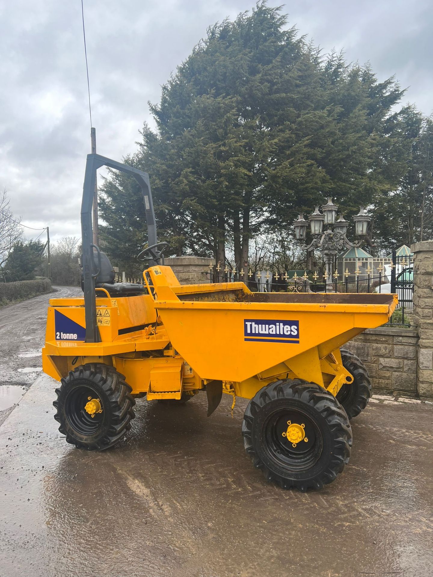 THWAITES 2 TON DUMPER 4x4 ELECTRIC START *PLUS VAT* - Image 5 of 6