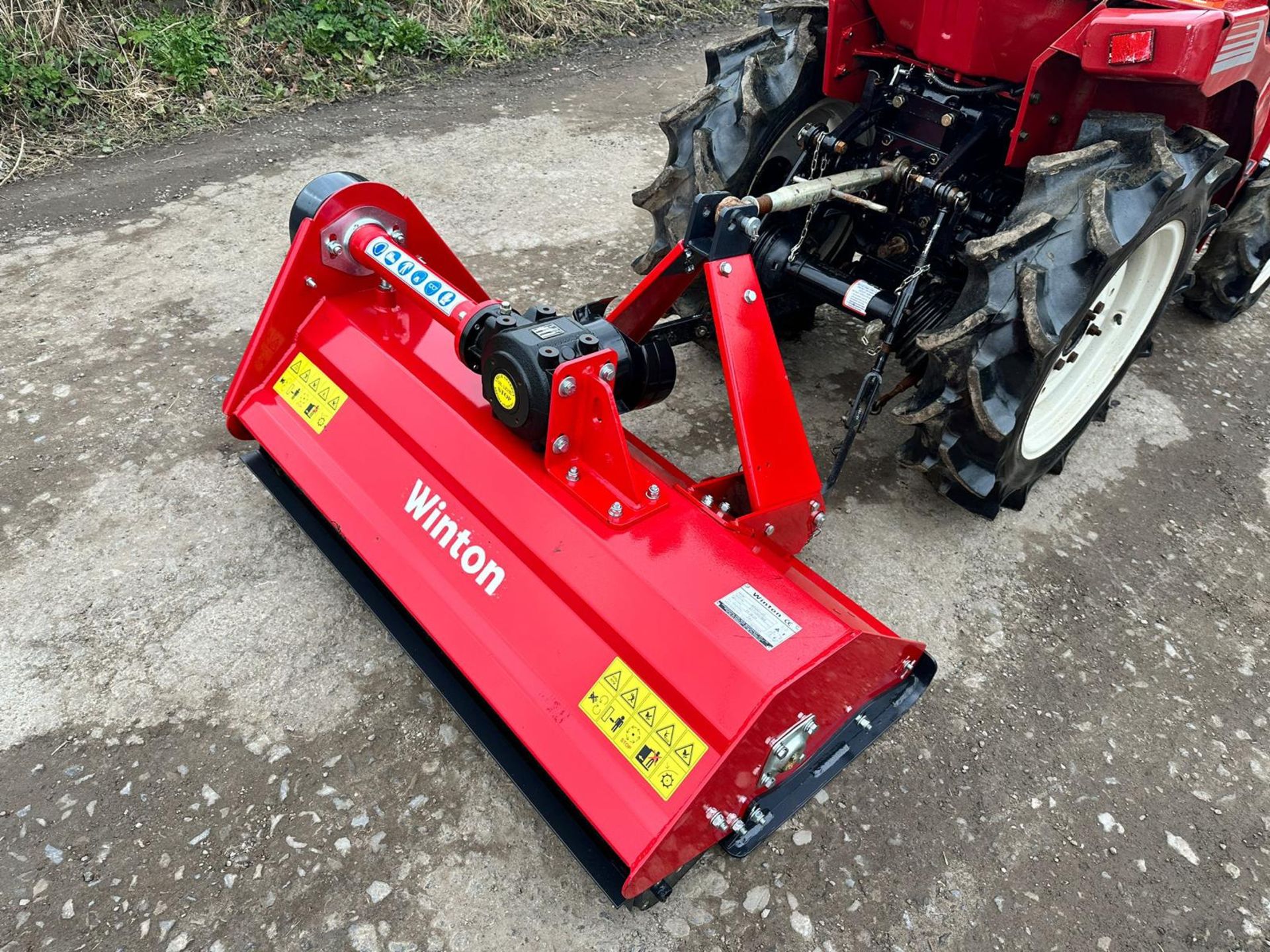 Mitsubishi MT165 4WD Compact Tractor With 2021 Winton 1.25 Metre Flail Mower *PLUS VAT* - Image 2 of 19