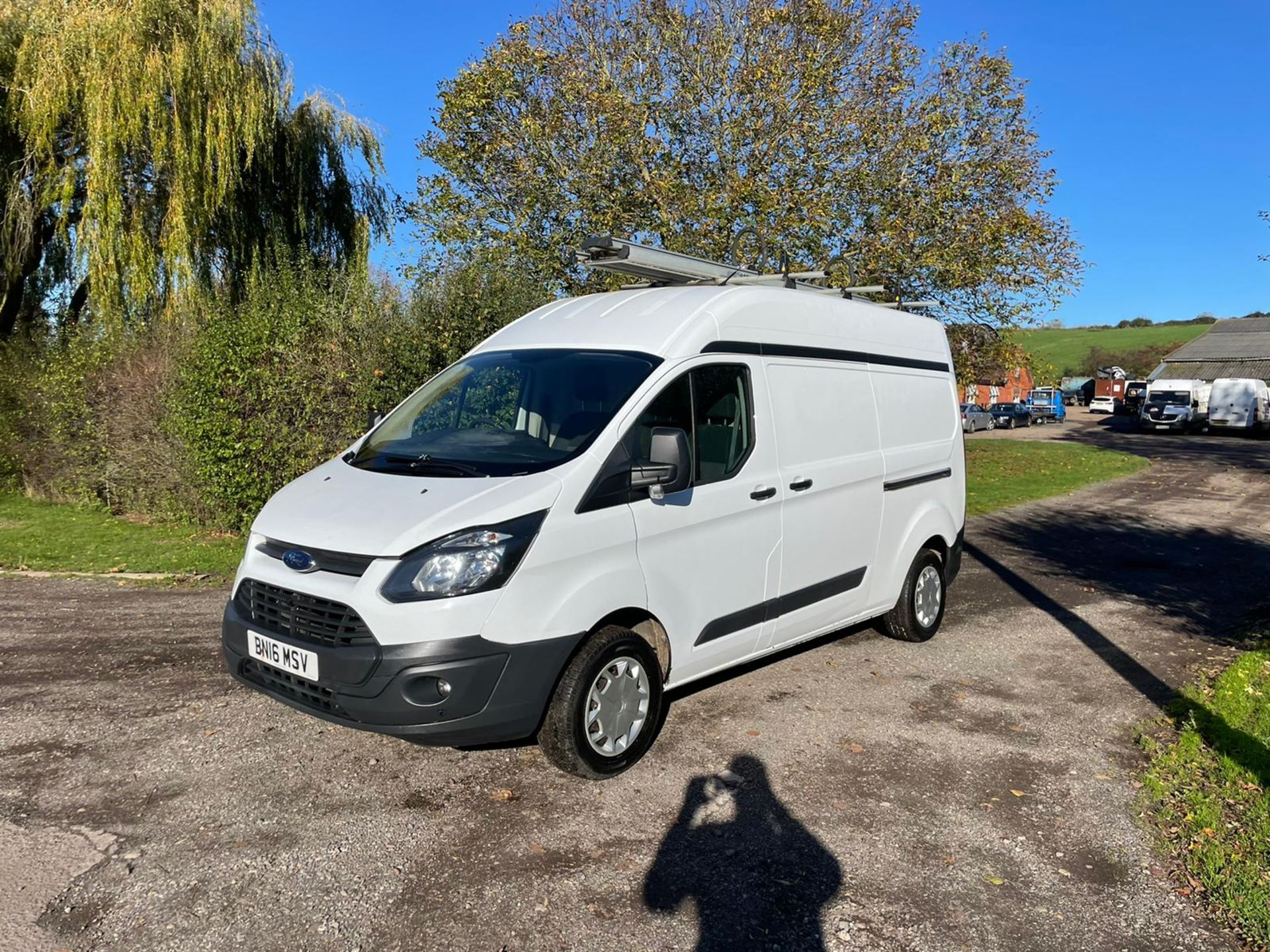 2016/16 REG FORD TRANSIT CUSTOM 290 ECO-TECH 2.2 DIESEL WHITE PANEL VAN, SHOWING 1 FORMER KEEPER - Image 3 of 13