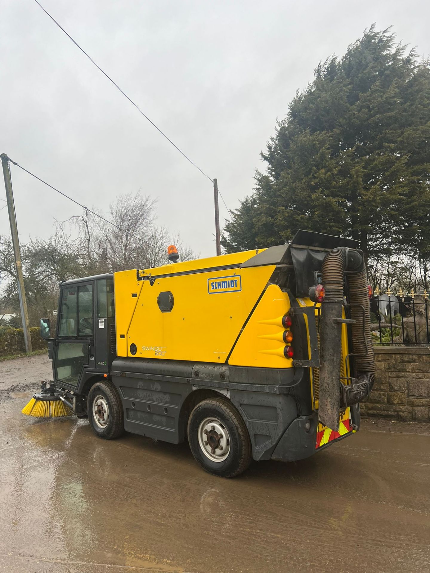 2016 SCHMIDT SWINGO 200+ ROAD SWEEPER ROAD REGISTERED *PLUS VAT* - Image 5 of 12