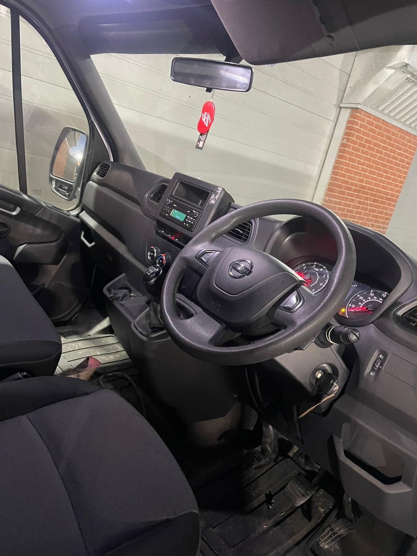 2020/20 NISSAN NV 400 RECOVERY TRUCK, AIR CON, 59.9K MILES *PLUS VAT* - Image 7 of 18