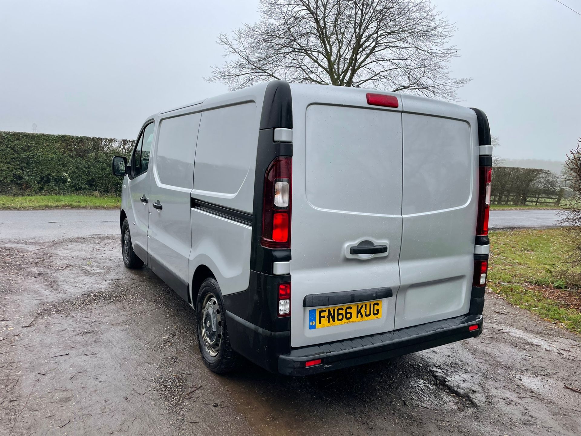 2016 VAUXHALL VIVARO 2900 BT CDTI ECOFLEX SS SILVER PANEL VAN *PLUS VAT* - Image 4 of 13