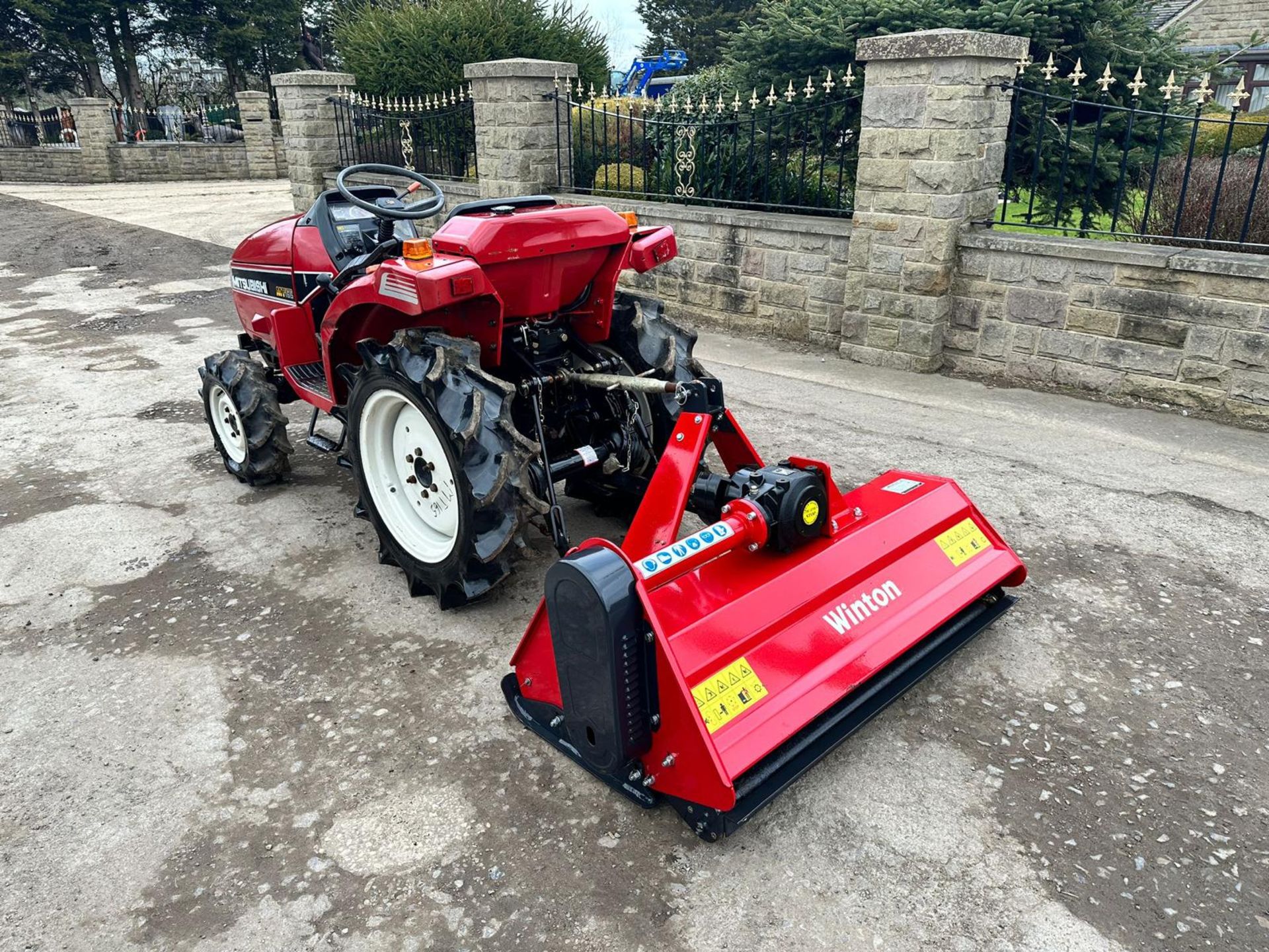 Mitsubishi MT165 4WD Compact Tractor With 2021 Winton 1.25 Metre Flail Mower *PLUS VAT* - Image 6 of 19