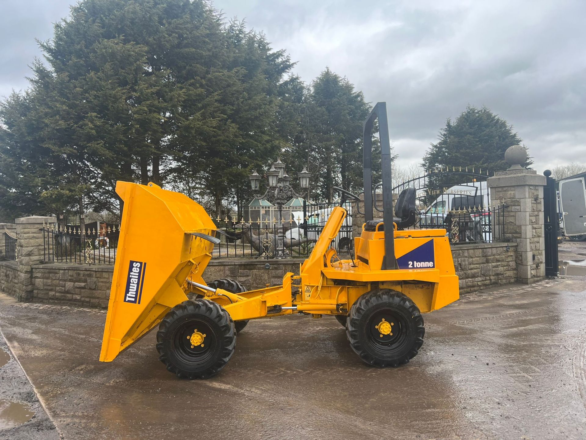 THWAITES 2 TON DUMPER 4x4 ELECTRIC START *PLUS VAT* - Image 2 of 6