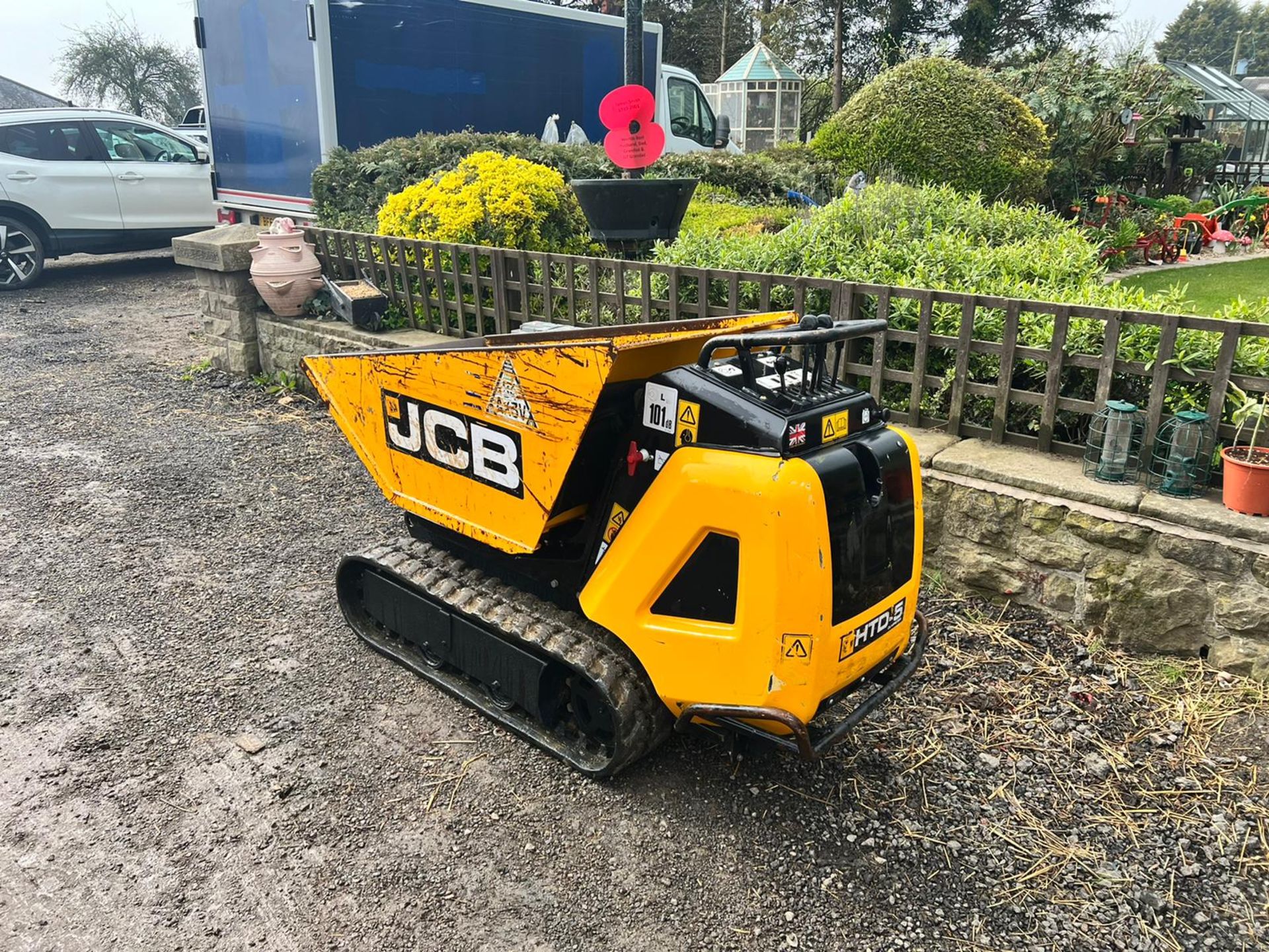 2019 JCB HTD-5 Diesel Tracked Dumper, Runs Drives And Tips *PLUS VAT* - Image 3 of 14