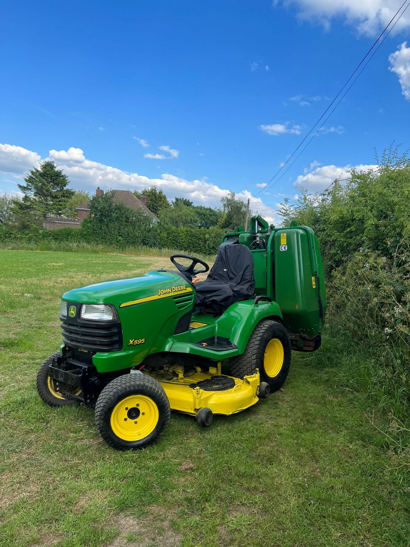 JOHN DEERE X595 4x4 RIDE ON LAWN MOWER WITH COLLECTOR *PLUS VAT*