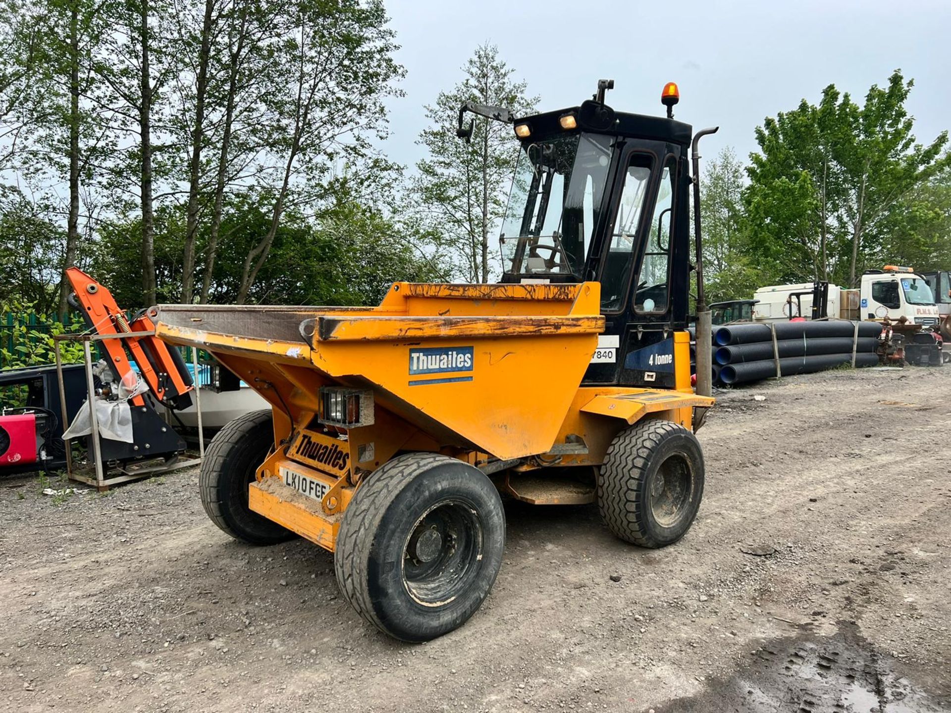 2010 Thwaites 4 Tonne 4WD Dumper, Runs Drives And Tips, Showing A Low 2750 Hours! *PLUS VAT* - Image 2 of 19