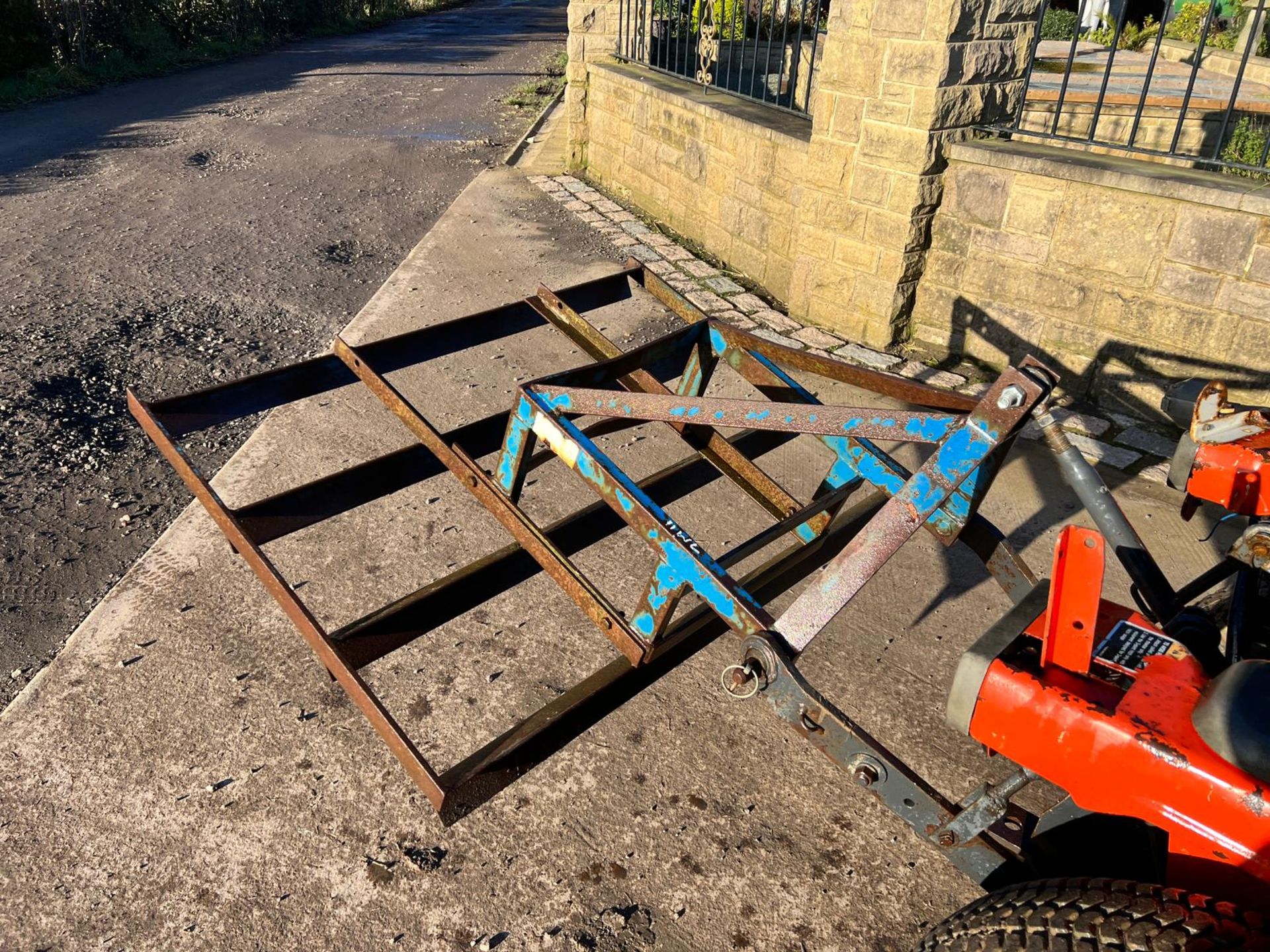 Kubota B1410 Compact Tractor With 4ft Ménage Leveller *PLUS VAT* - Image 13 of 19