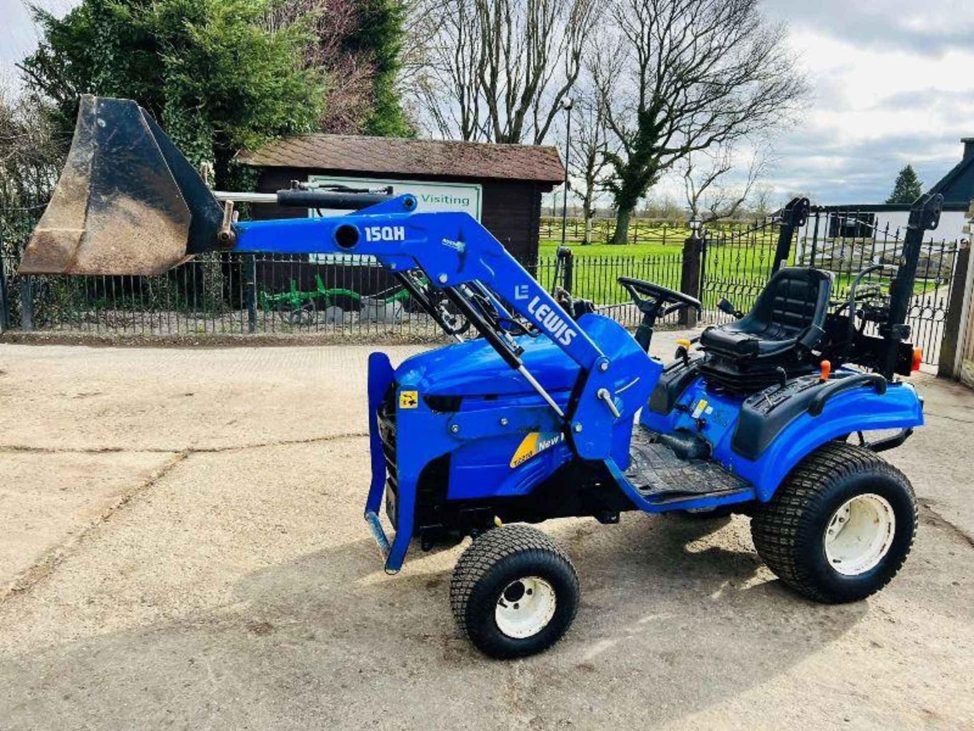 NEW HOLLAND TZ21D COMPACT TRACTOR *PLUS VAT* - Image 2 of 20