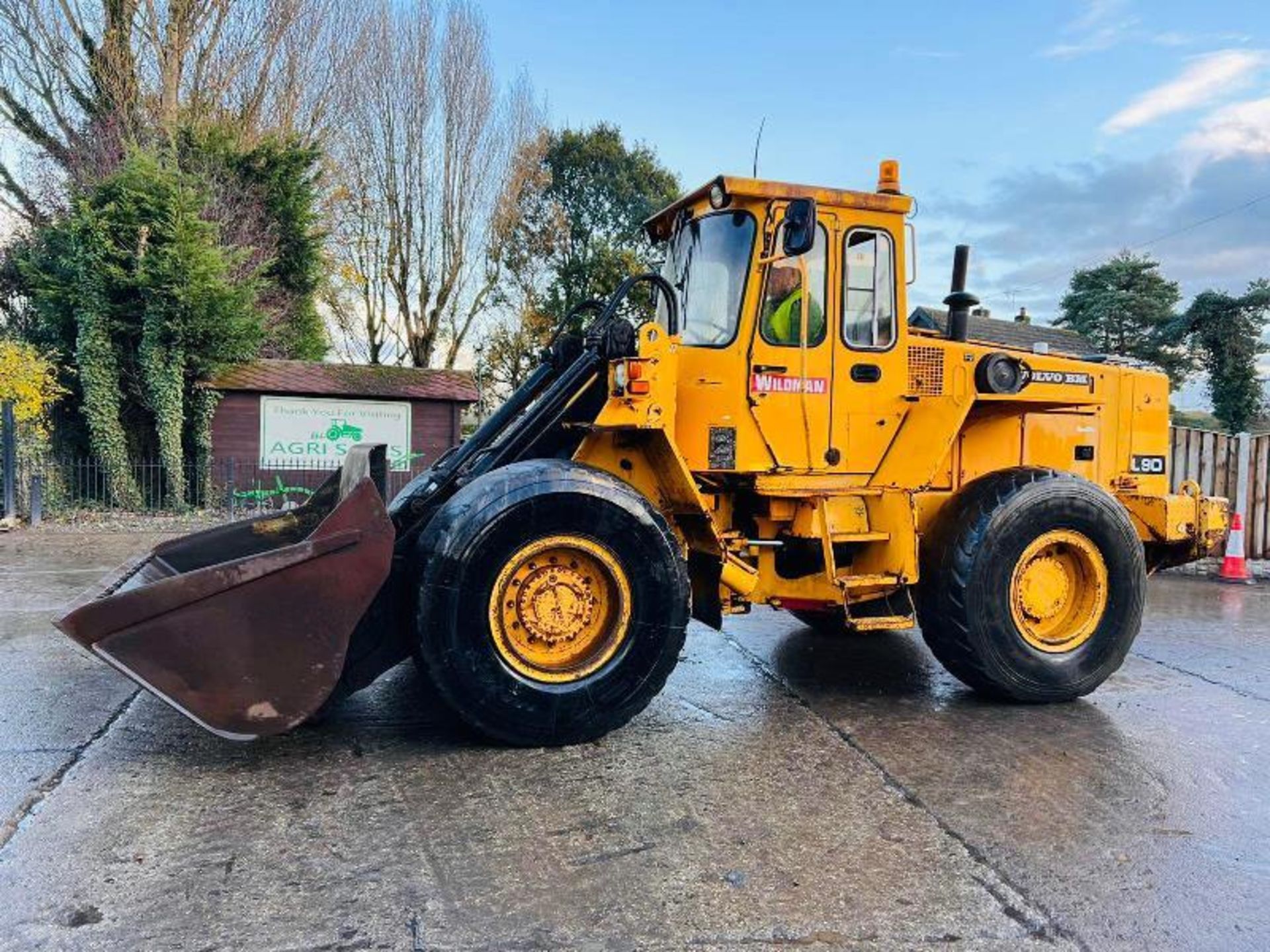 VOLVO BM L90 4WD LOADING SHOVEL *PLUS VAT* - Image 6 of 16