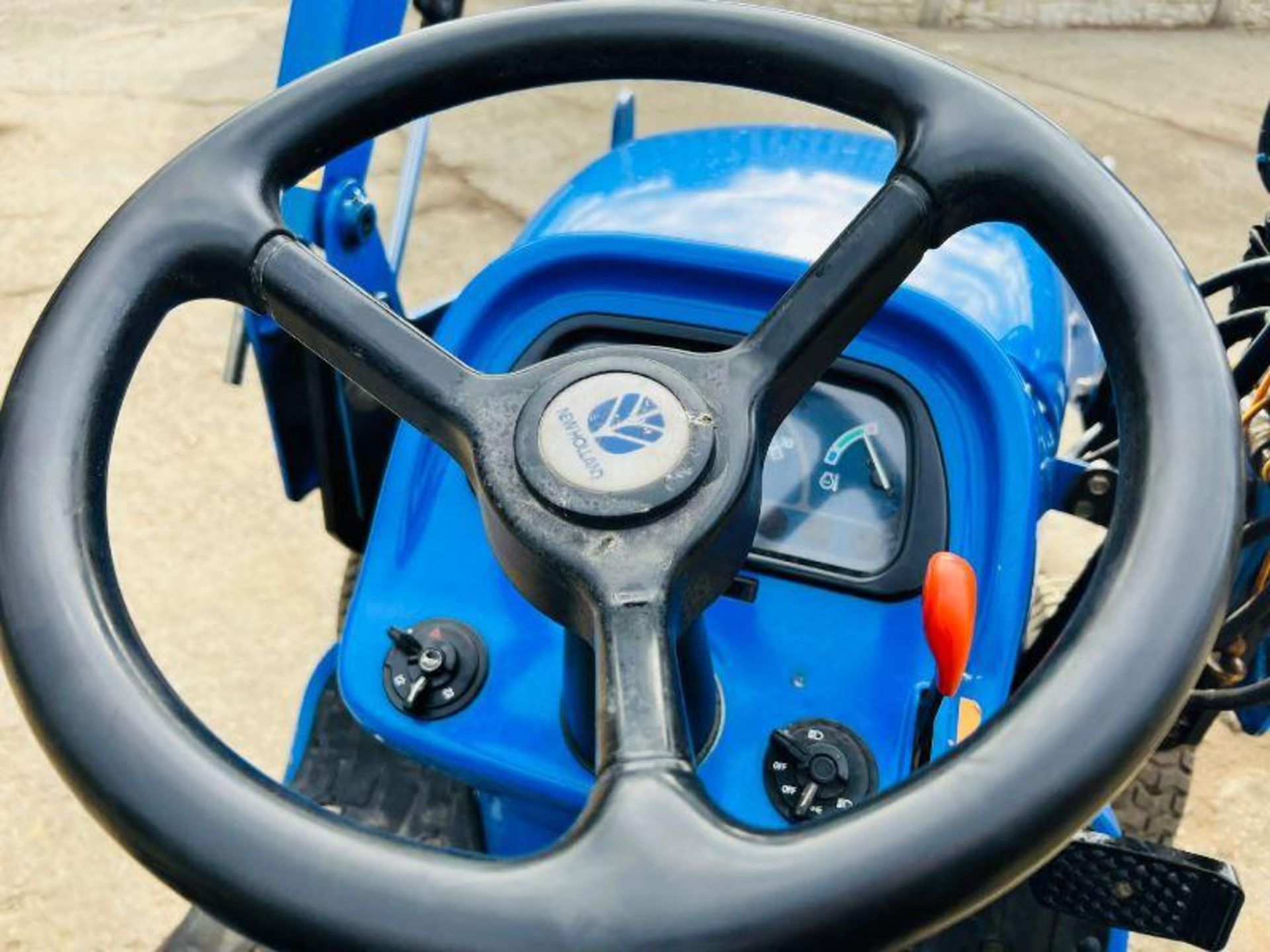 NEW HOLLAND TZ21D COMPACT TRACTOR *PLUS VAT* - Image 15 of 20