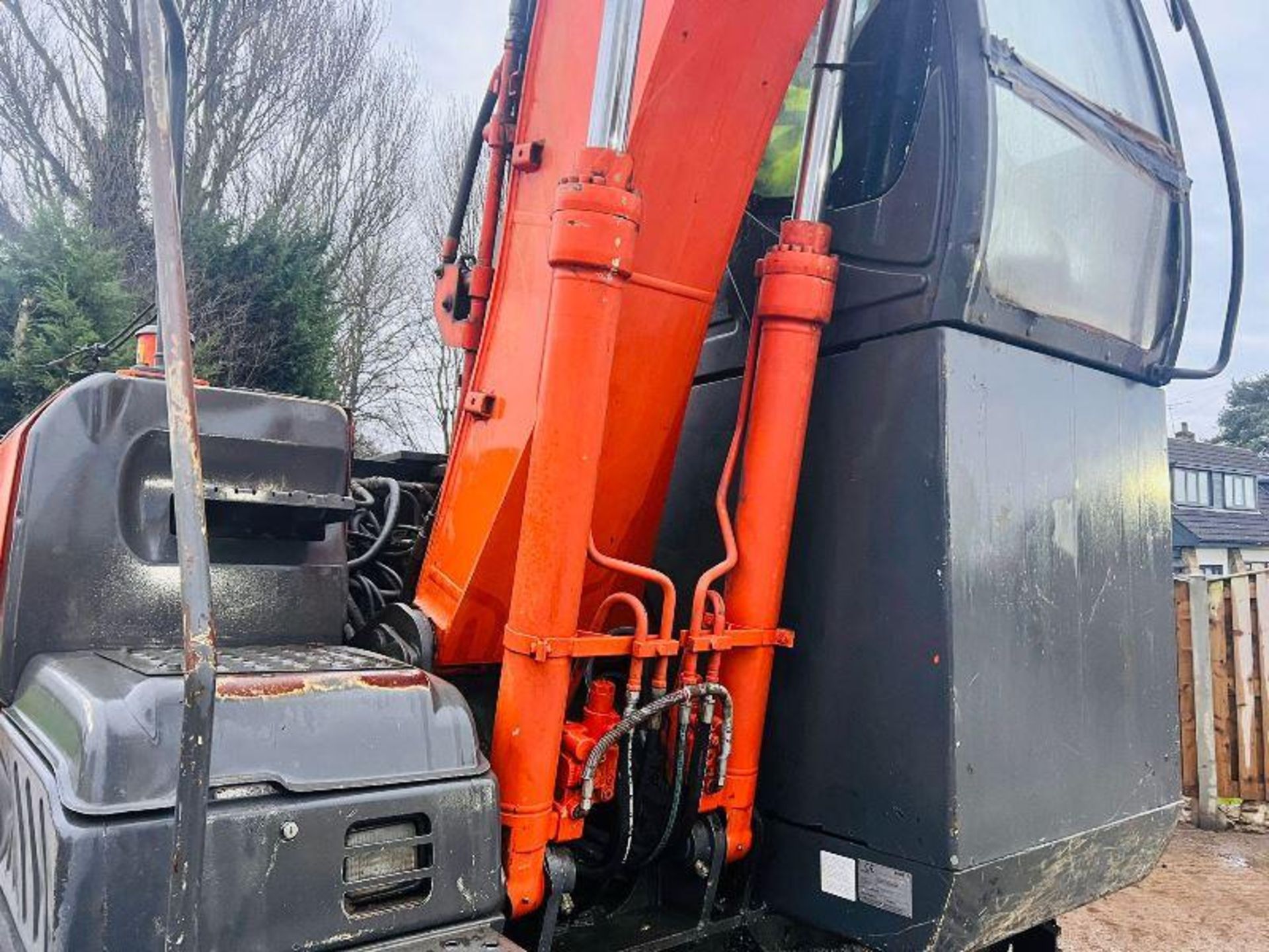 HITACHI ZAXIS 130LCN HIGH RISED CABIN TRACKED EXCAVATOR C/W SELECTOR GRAB *PLUS VAT* - Image 9 of 20