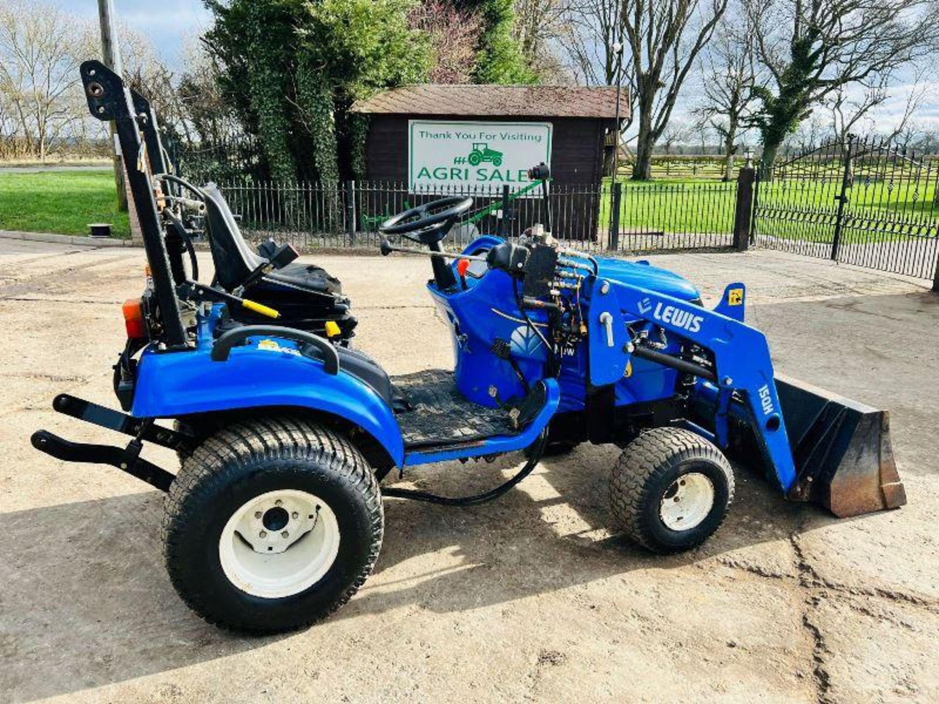 NEW HOLLAND TZ21D COMPACT TRACTOR *PLUS VAT* - Image 11 of 20