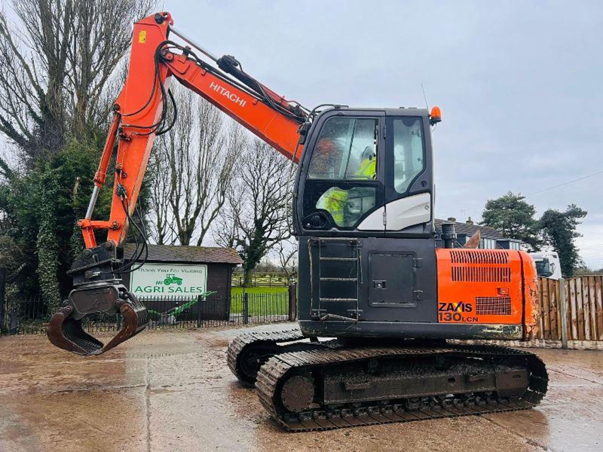 HITACHI ZAXIS 130LCN HIGH RISED CABIN TRACKED EXCAVATOR C/W SELECTOR GRAB *PLUS VAT* - Image 3 of 20