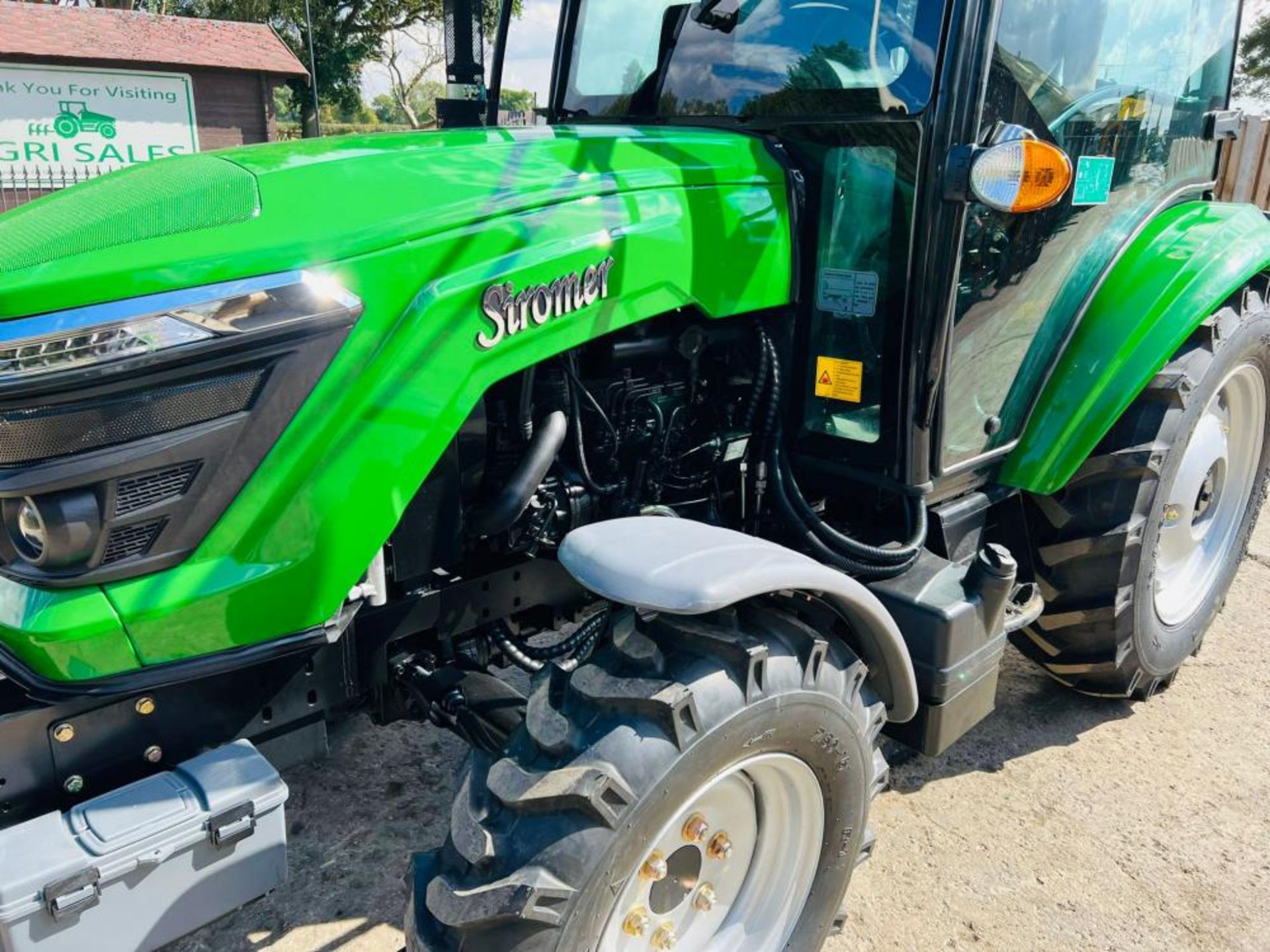 2023 BRAND NEW SIROMER 404 4WD TRACTOR WITH SYNCHRO CAB *PLUS VAT* - Image 8 of 17