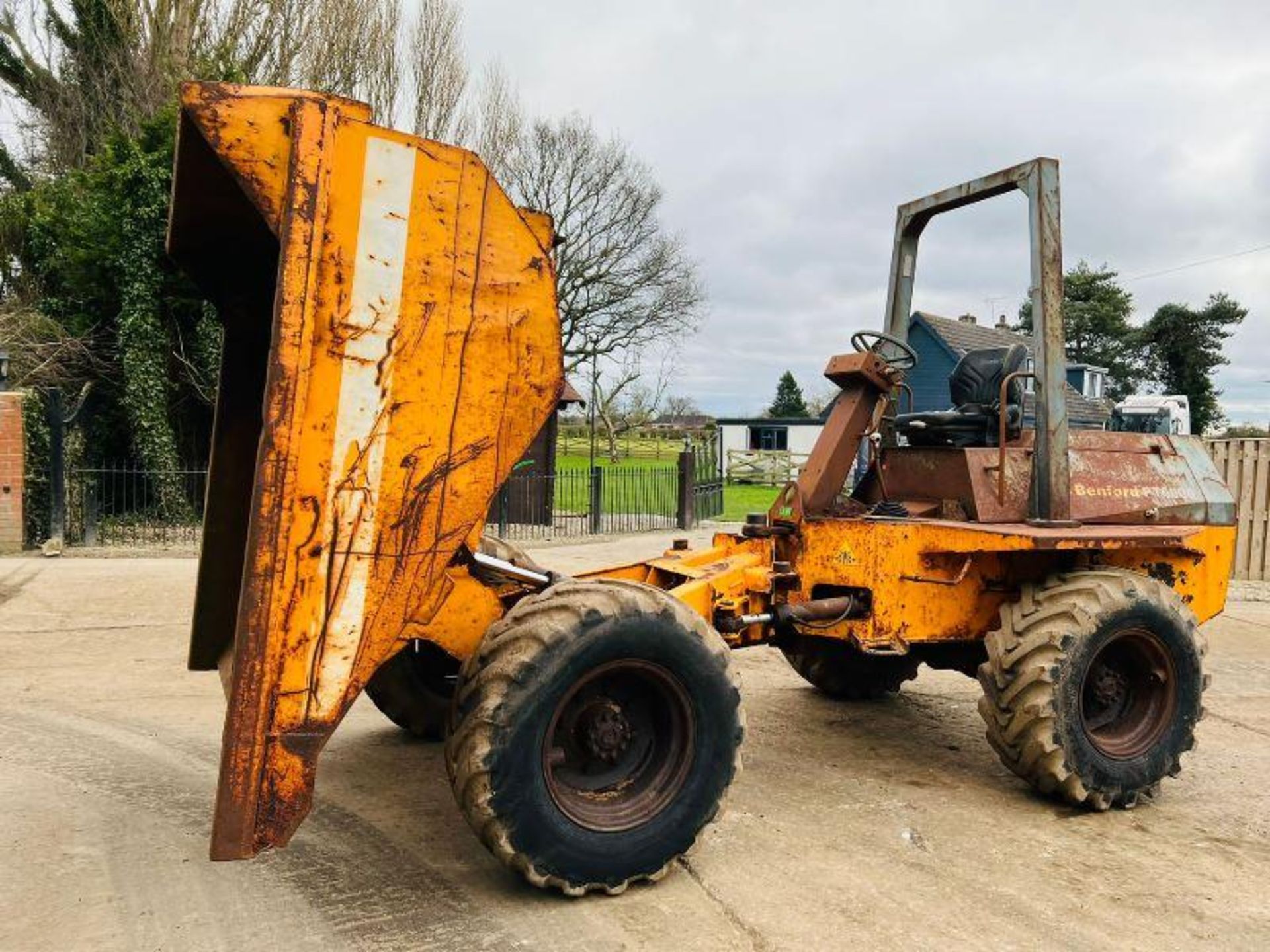 BENFORD 6000 4WD DUMPER *PLUS VAT* - Image 6 of 10