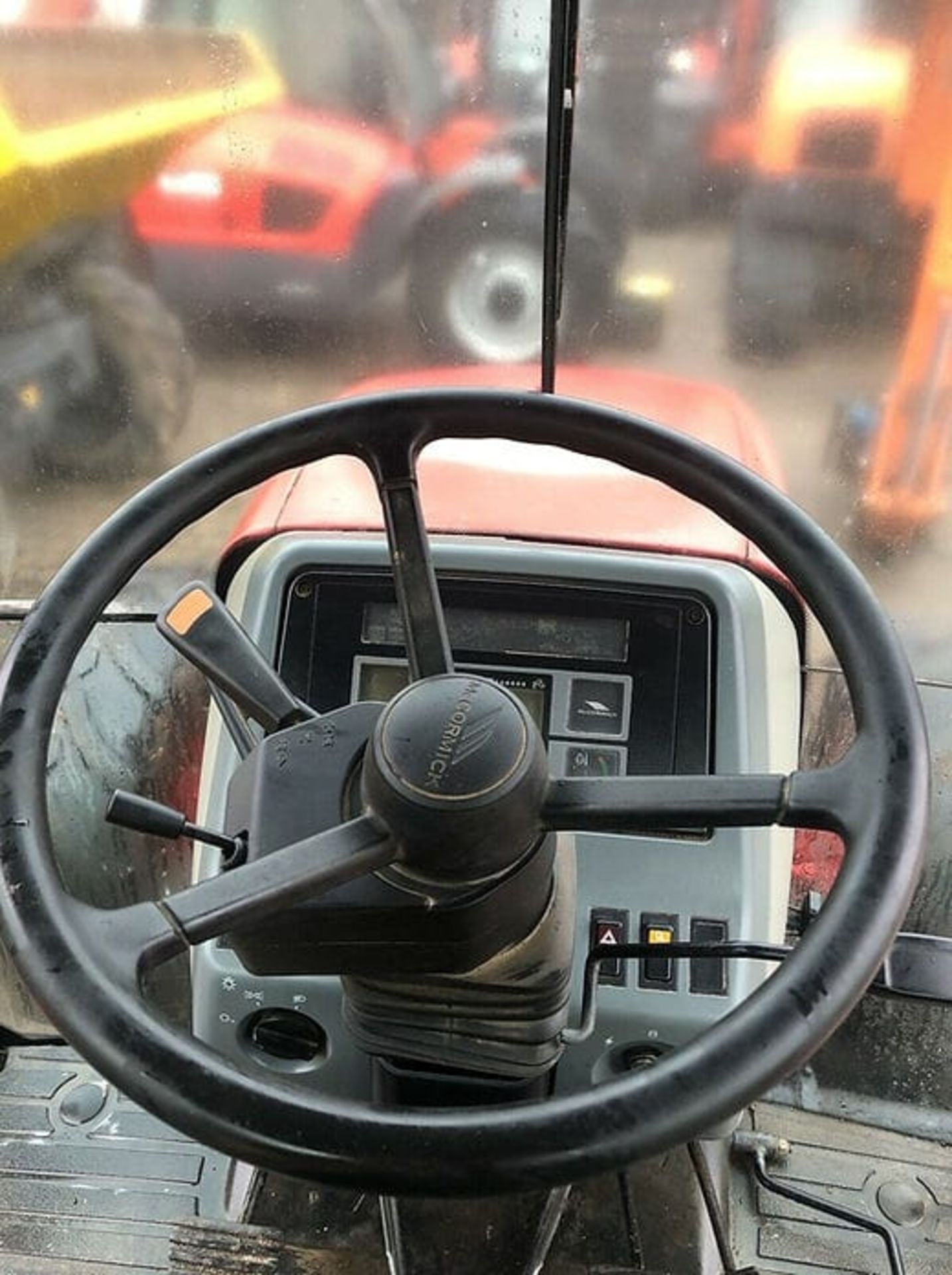 McCormick Tractor CX105 Xtrashift *PLUS VAT* - Image 8 of 11