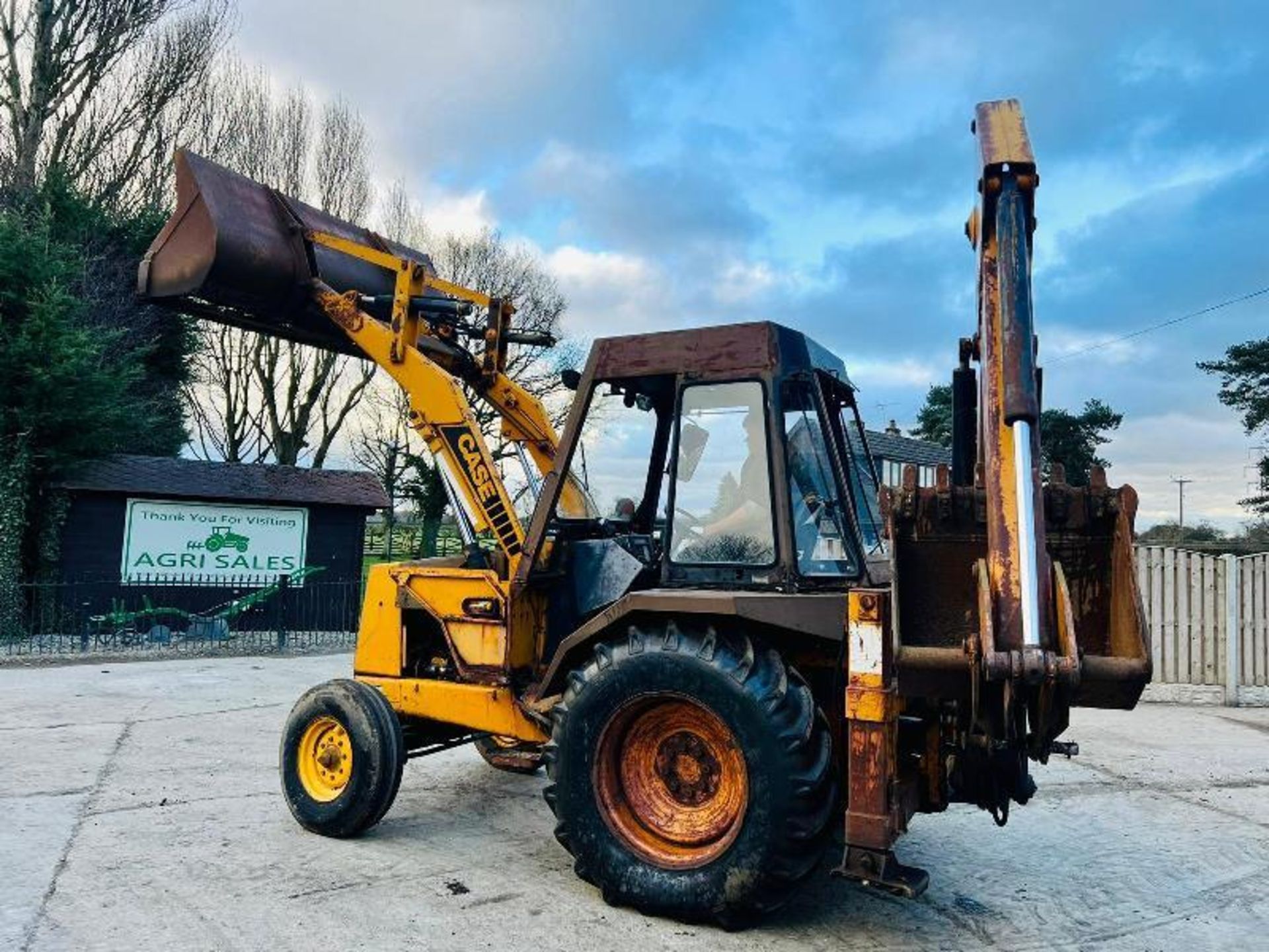 CASE 580F BACKHOE DIGGER C/W BUCKET *PLUS VAT* - Image 7 of 17