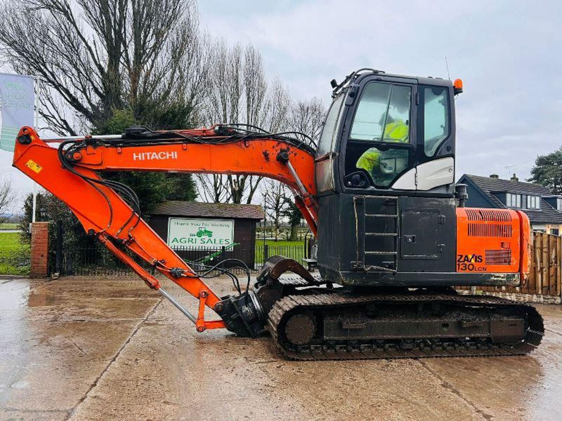 HITACHI ZAXIS 130LCN HIGH RISED CABIN TRACKED EXCAVATOR C/W SELECTOR GRAB *PLUS VAT* - Image 5 of 20