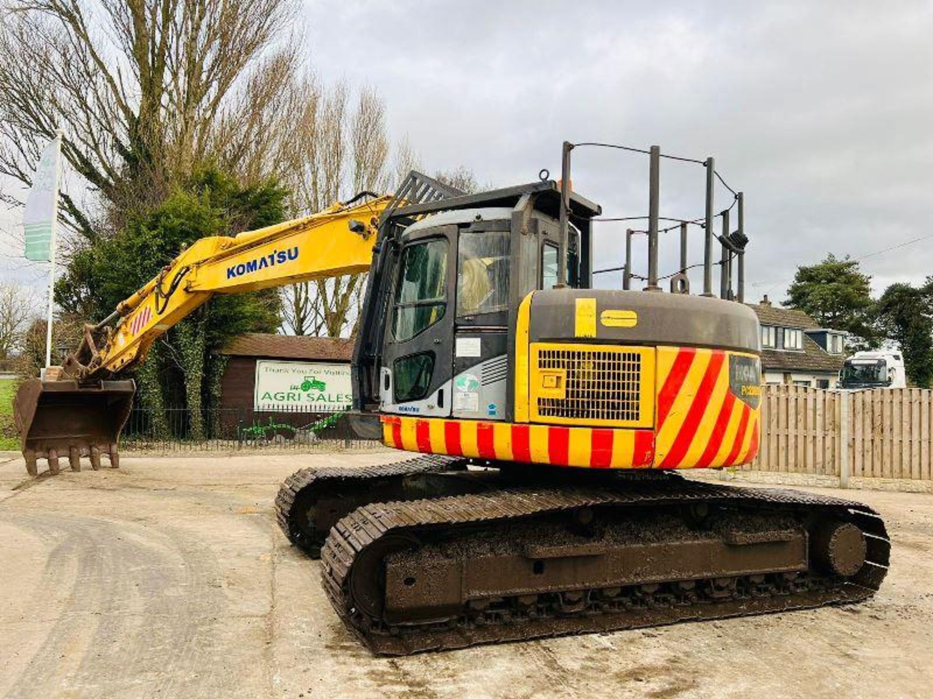 2002 KOMATSU PC228USLC-3 EXCAVATOR *PLUS VAT* - Image 6 of 17