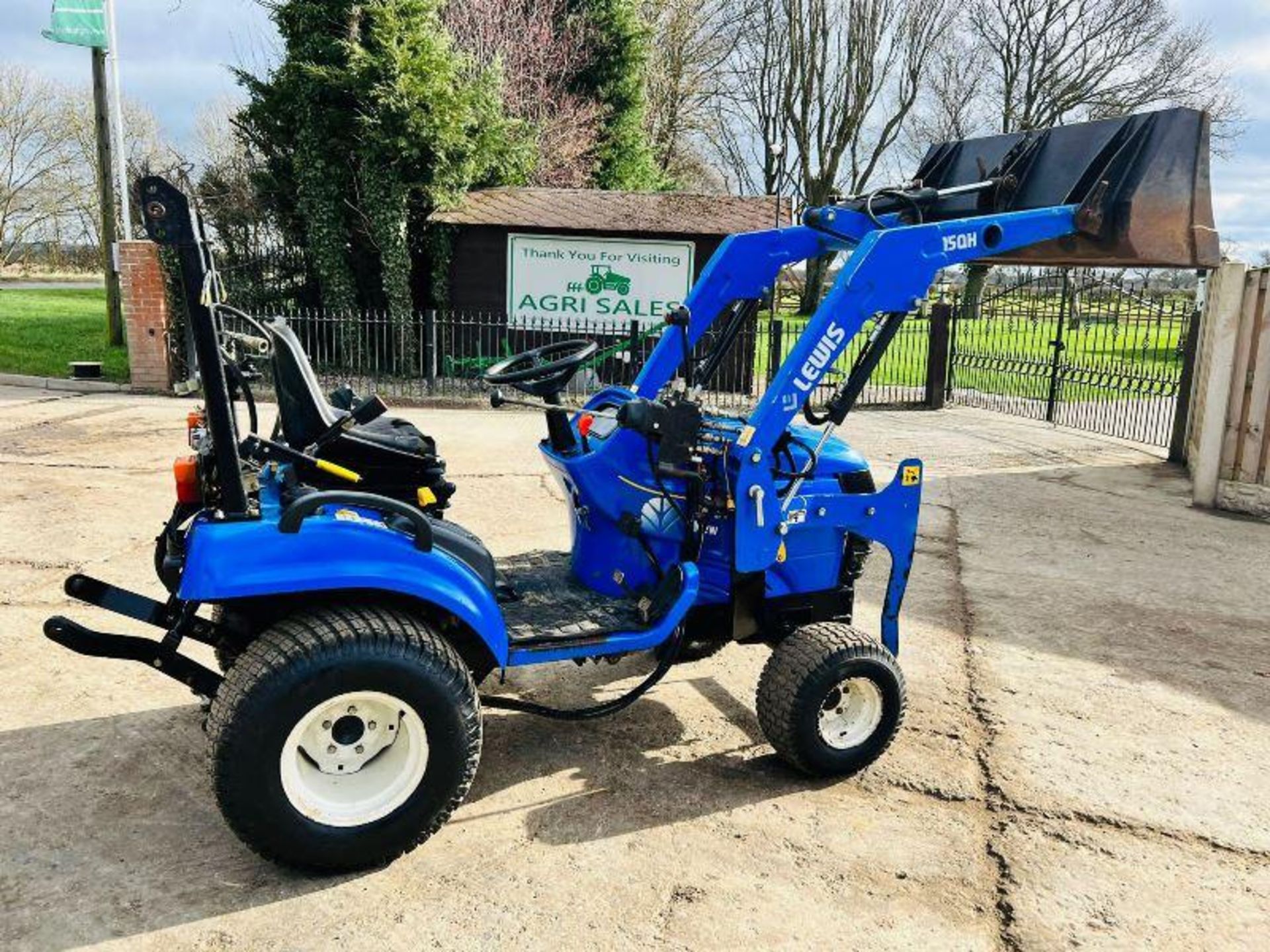 NEW HOLLAND TZ21D COMPACT TRACTOR *PLUS VAT* - Image 3 of 20