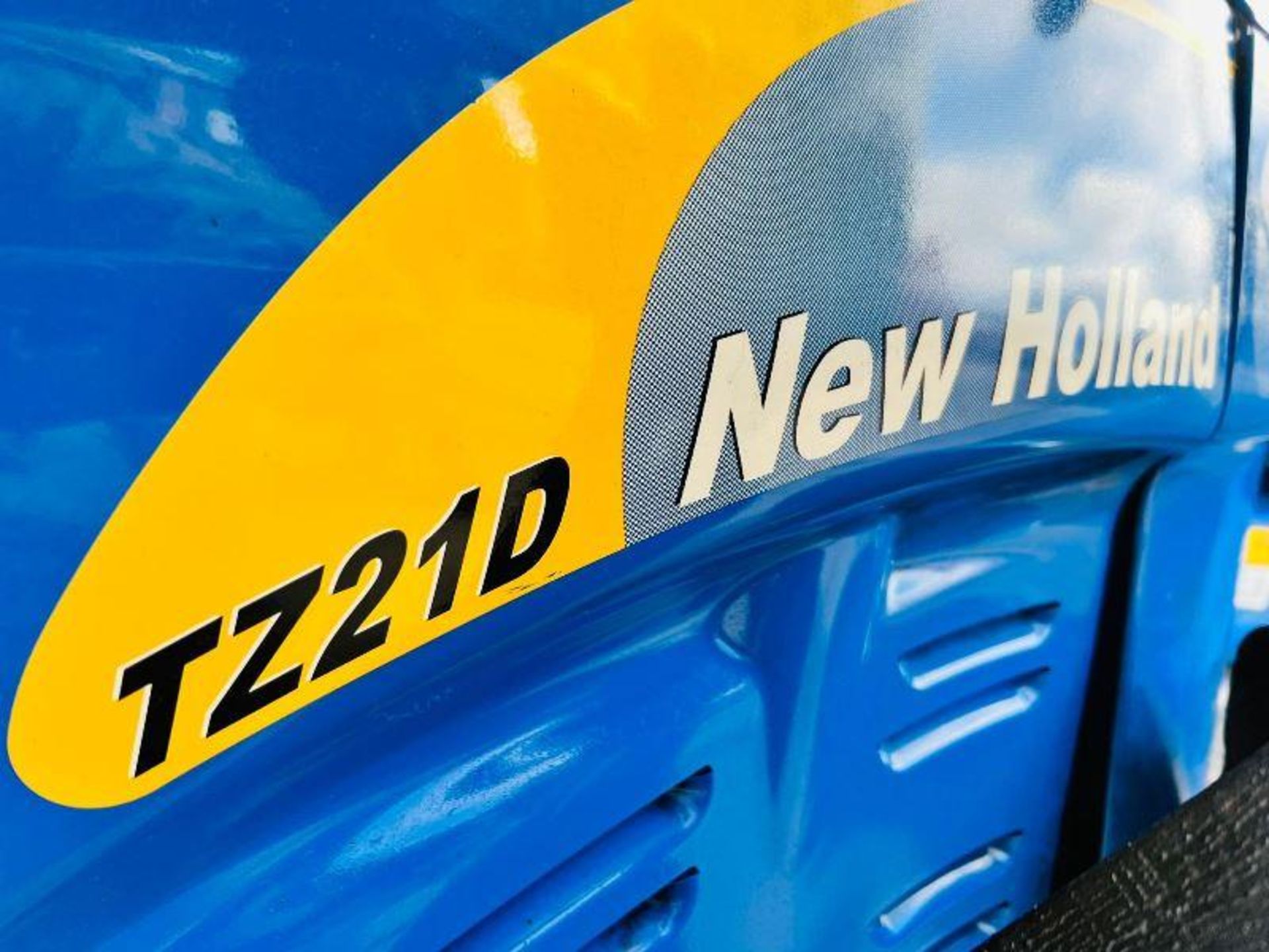NEW HOLLAND TZ21D COMPACT TRACTOR *PLUS VAT* - Image 18 of 20