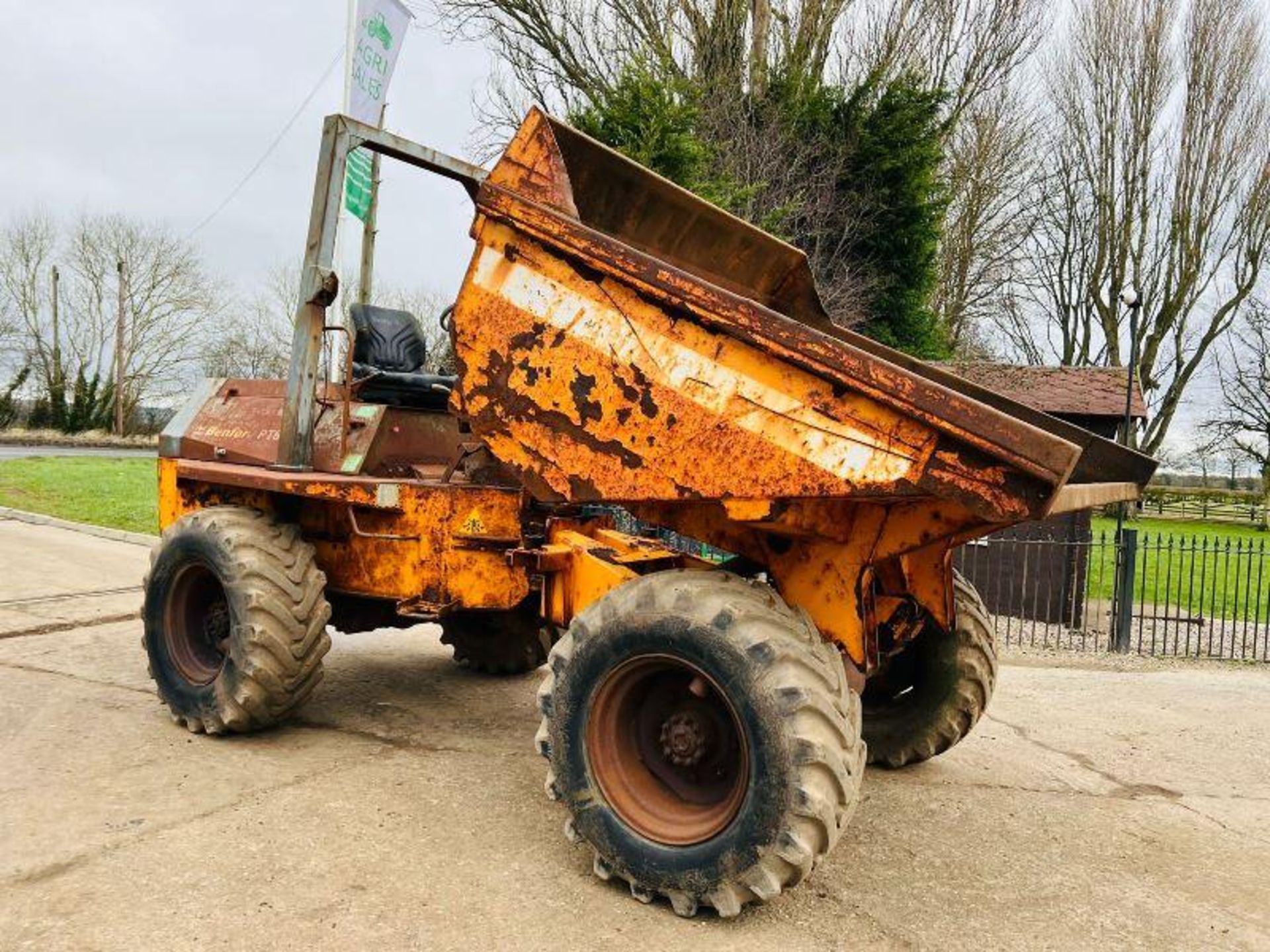 BENFORD 6000 4WD DUMPER *PLUS VAT* - Image 3 of 10