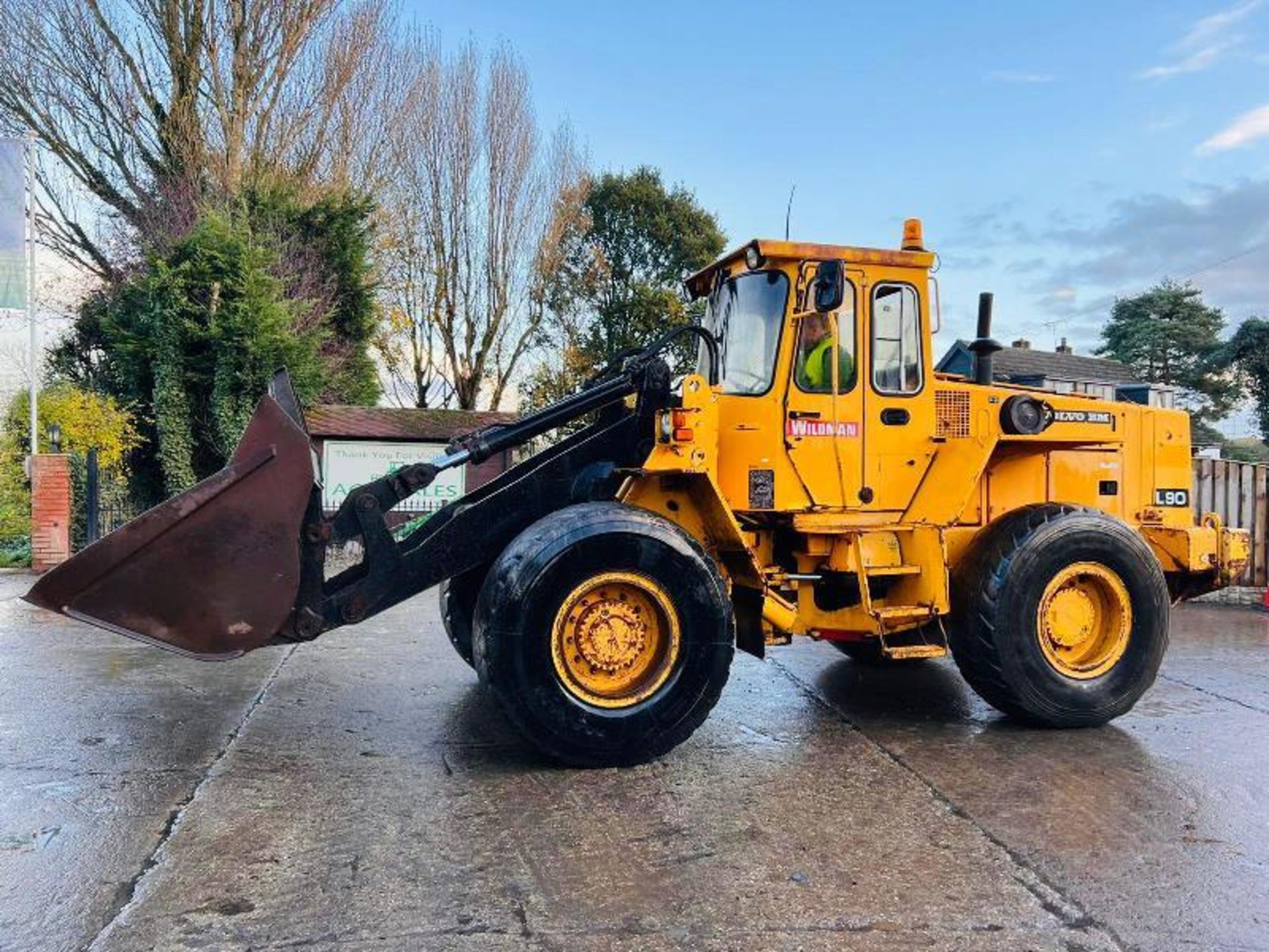 VOLVO BM L90 4WD LOADING SHOVEL *PLUS VAT* - Image 9 of 16