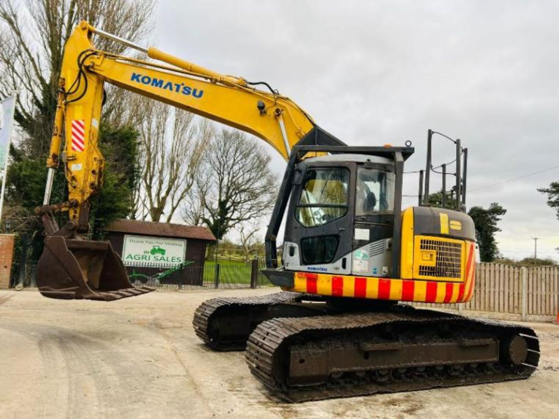 2002 KOMATSU PC228USLC-3 EXCAVATOR *PLUS VAT* - Image 2 of 17