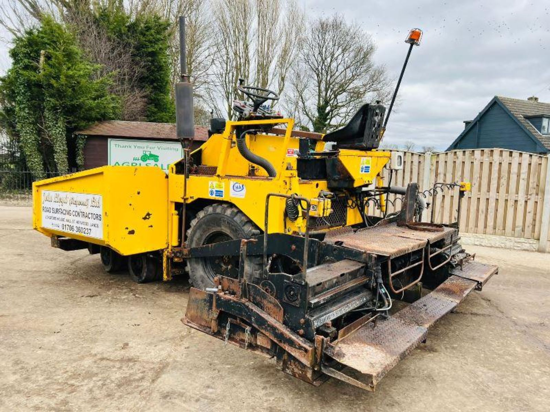 TARMAC PAVER C/W HYDRAULIC BACK BAR *DEUTZ ENGINE *PLUS VAT*