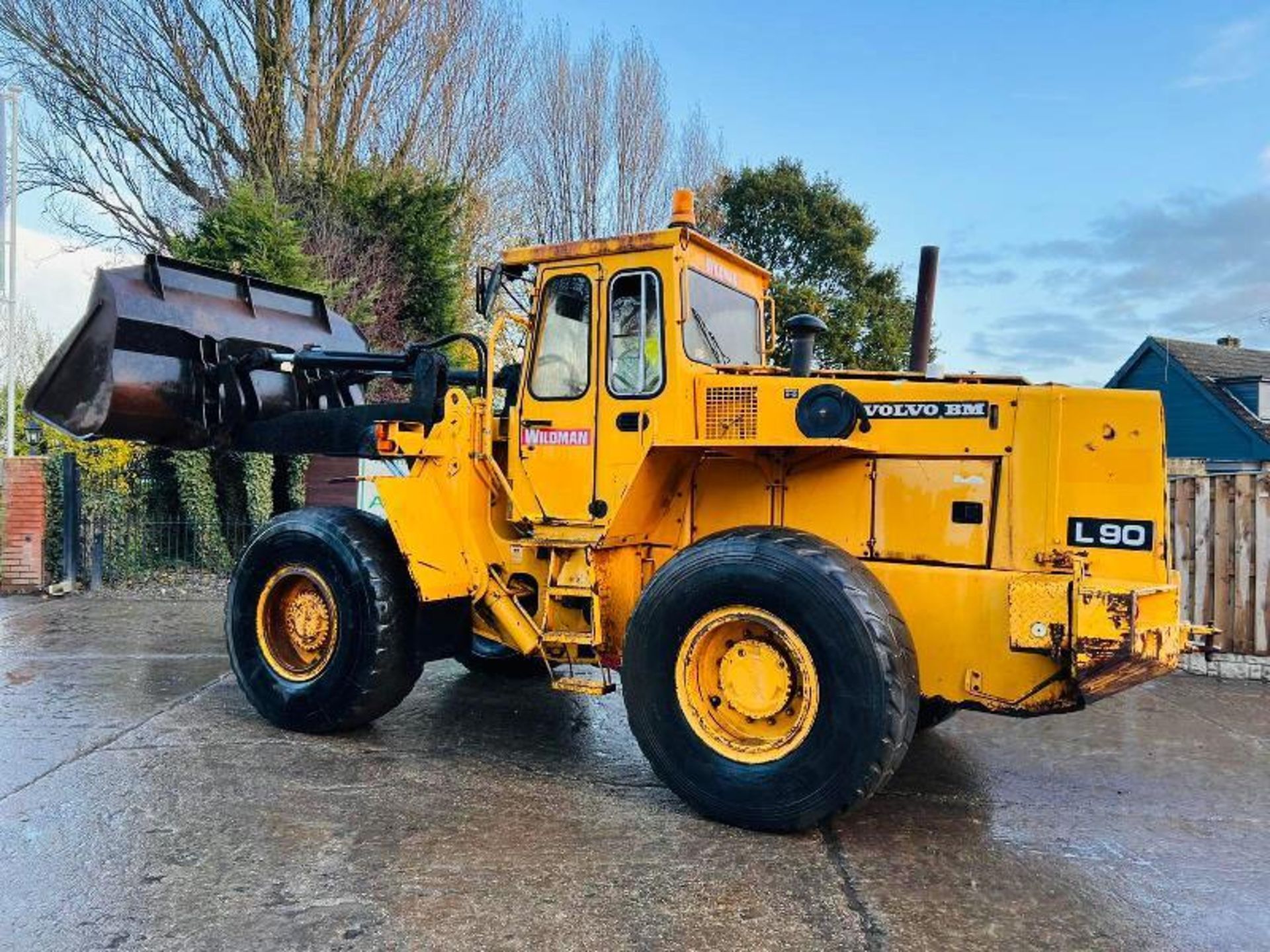 VOLVO BM L90 4WD LOADING SHOVEL *PLUS VAT* - Image 10 of 16