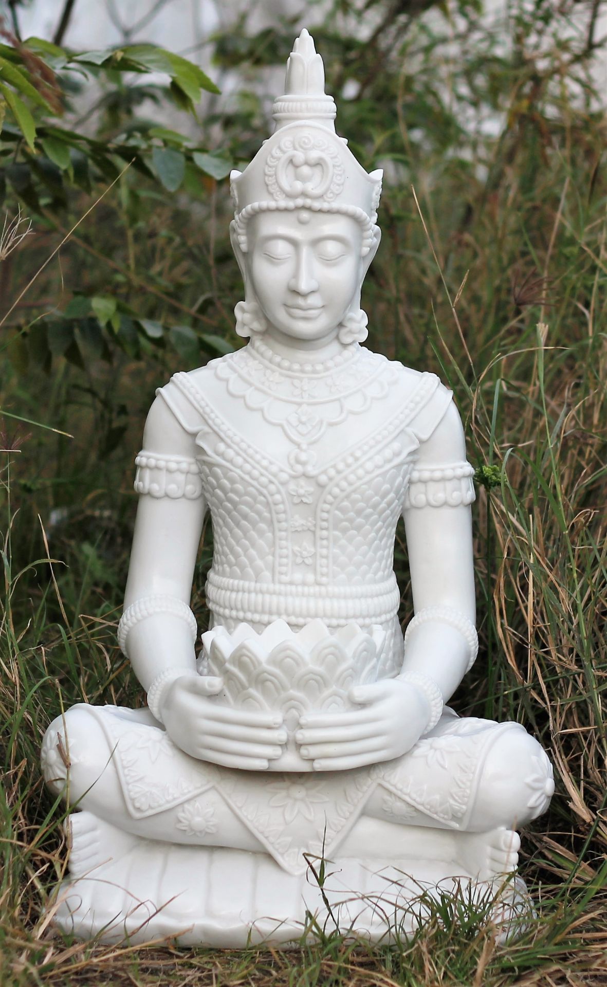 Lovely Dinova Sitting Champa M statue *PLUS VAT*