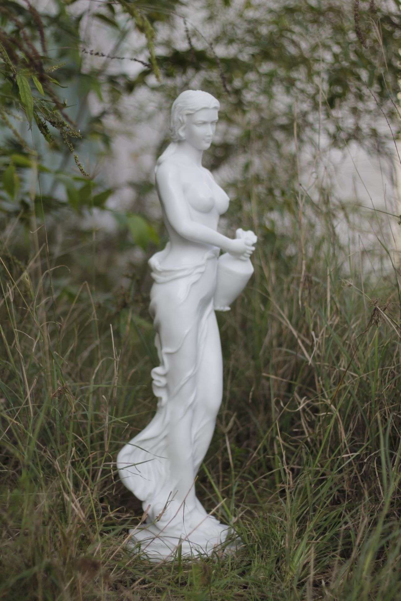 Exquisite Dinova Grace statue *PLUS VAT*