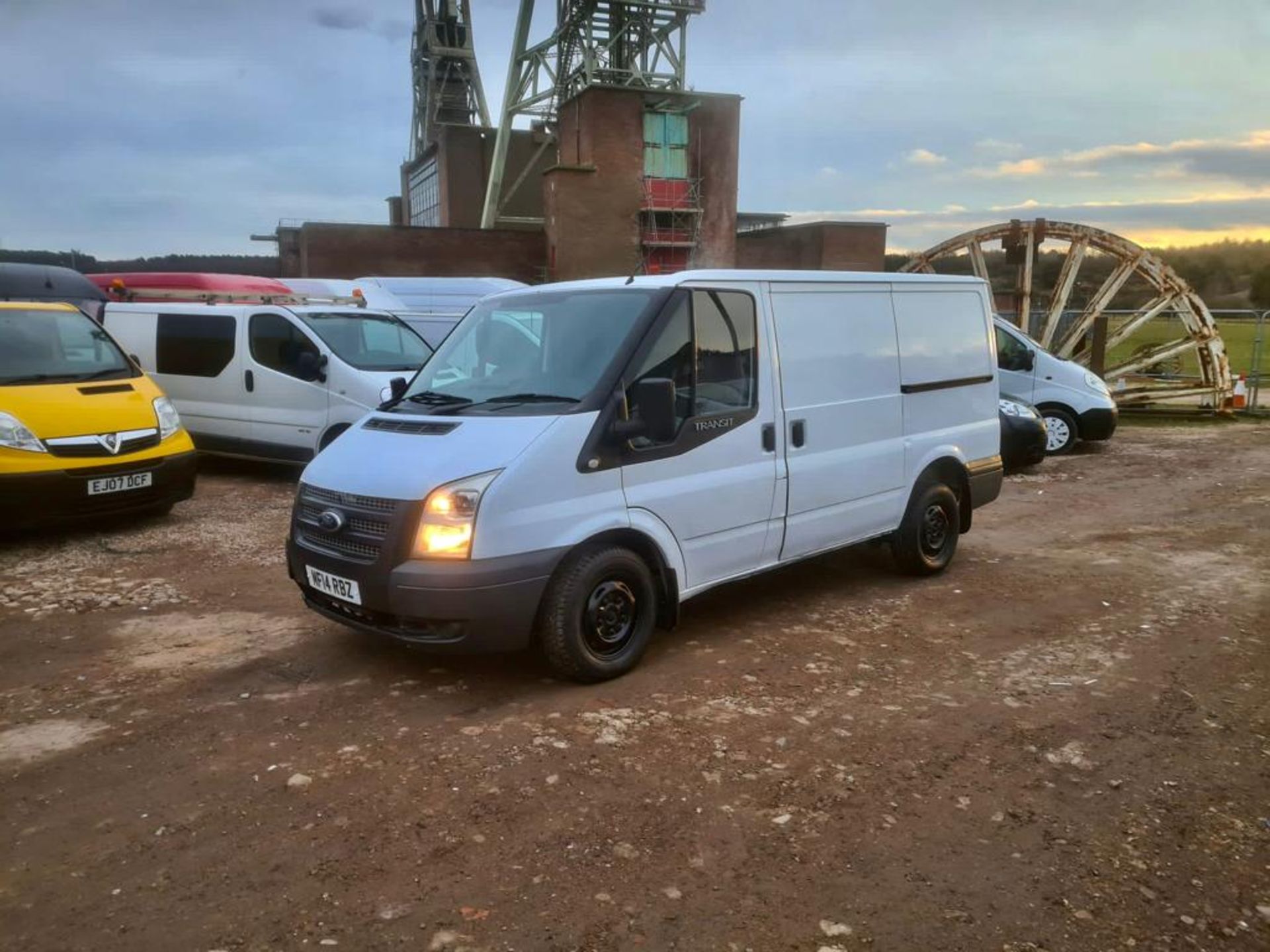 2014 FORD TRANSIT 100 T280 FWD WHITE PANEL VAN *NO VAT* - Image 3 of 15