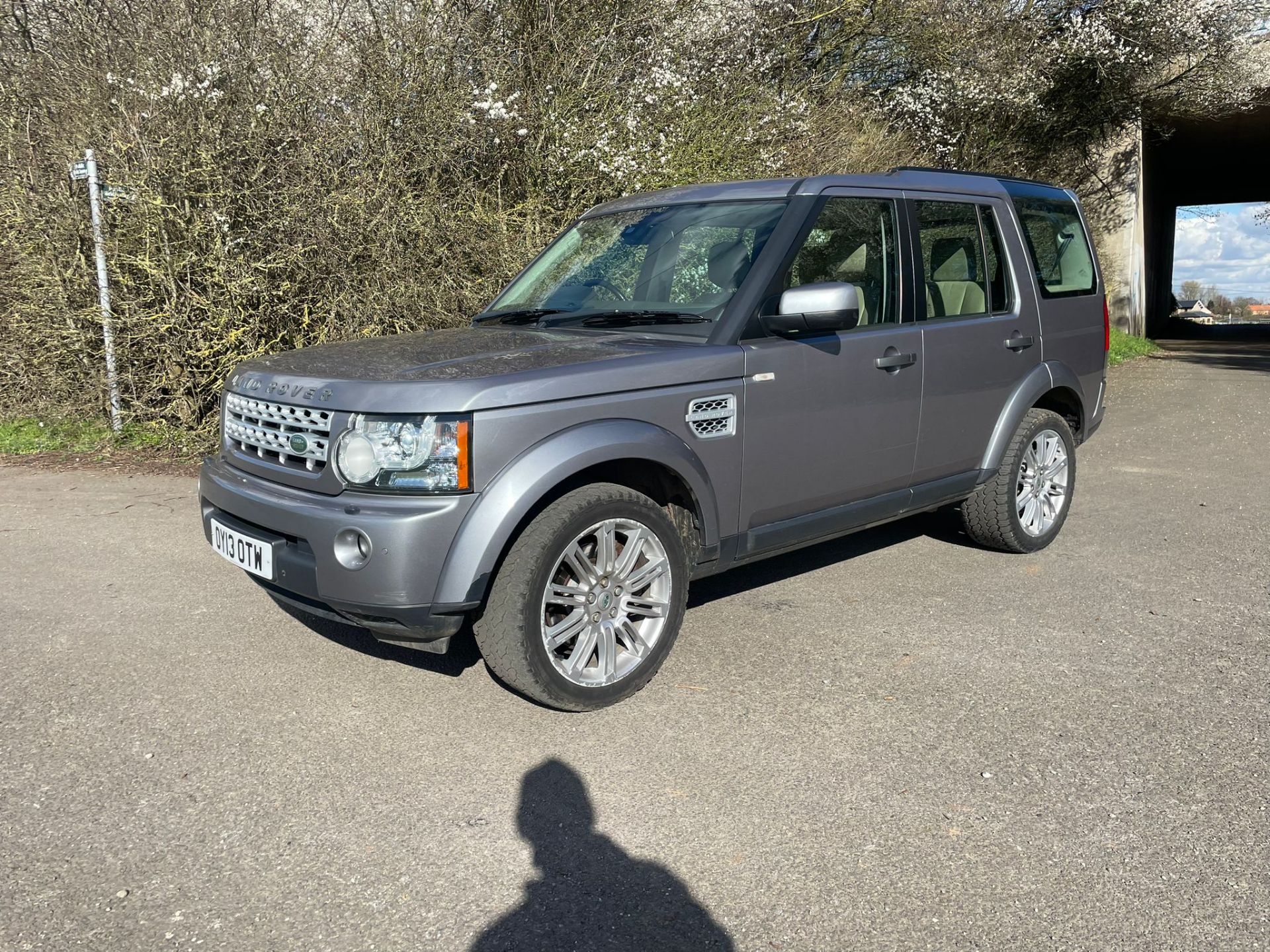 2013 LAND ROVER DISCOVERY HSE SDV6 AUTO GREY SUV ESTATE *NO VAT* - Image 2 of 13
