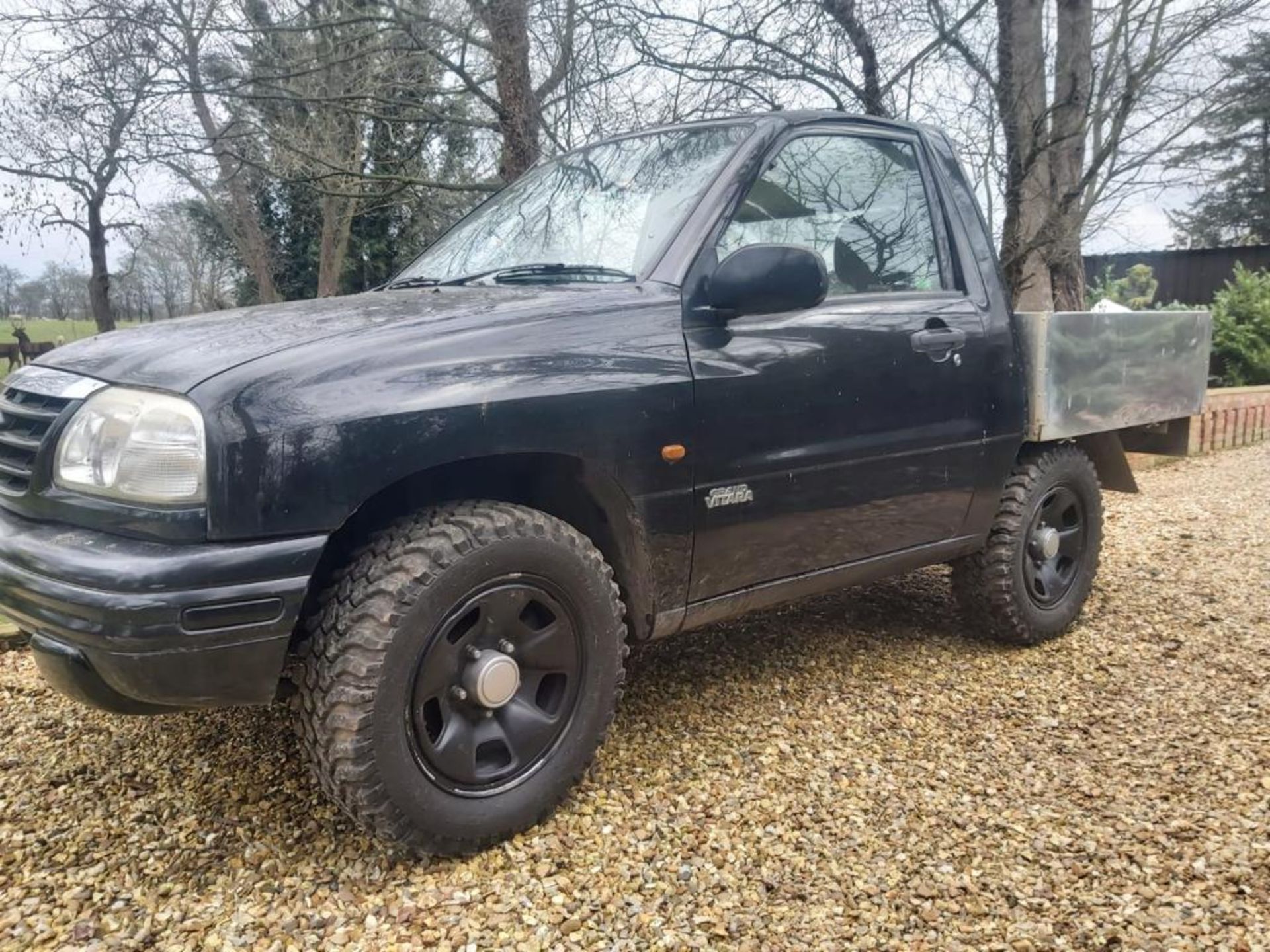 2003 SUZUK 4x4 GRAND VITARA BLACK AND SILVER PICKUP *NO VAT* - Image 2 of 9