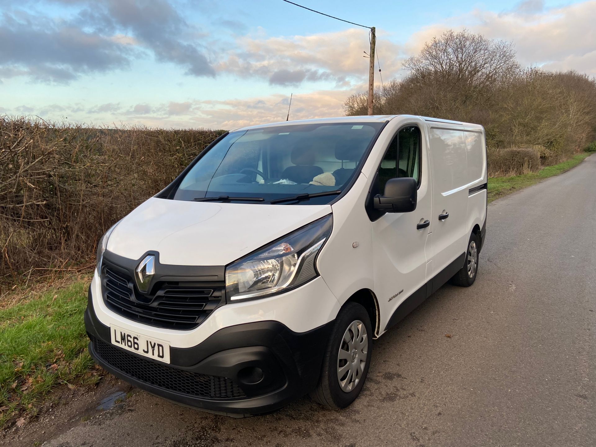 2016/66 REG RENAULT TRAFIC SL27 BUSINESS ENERGY DCI 1.6 DIESEL PANEL VAN, SHOWING 2 FORMER KEEPERS