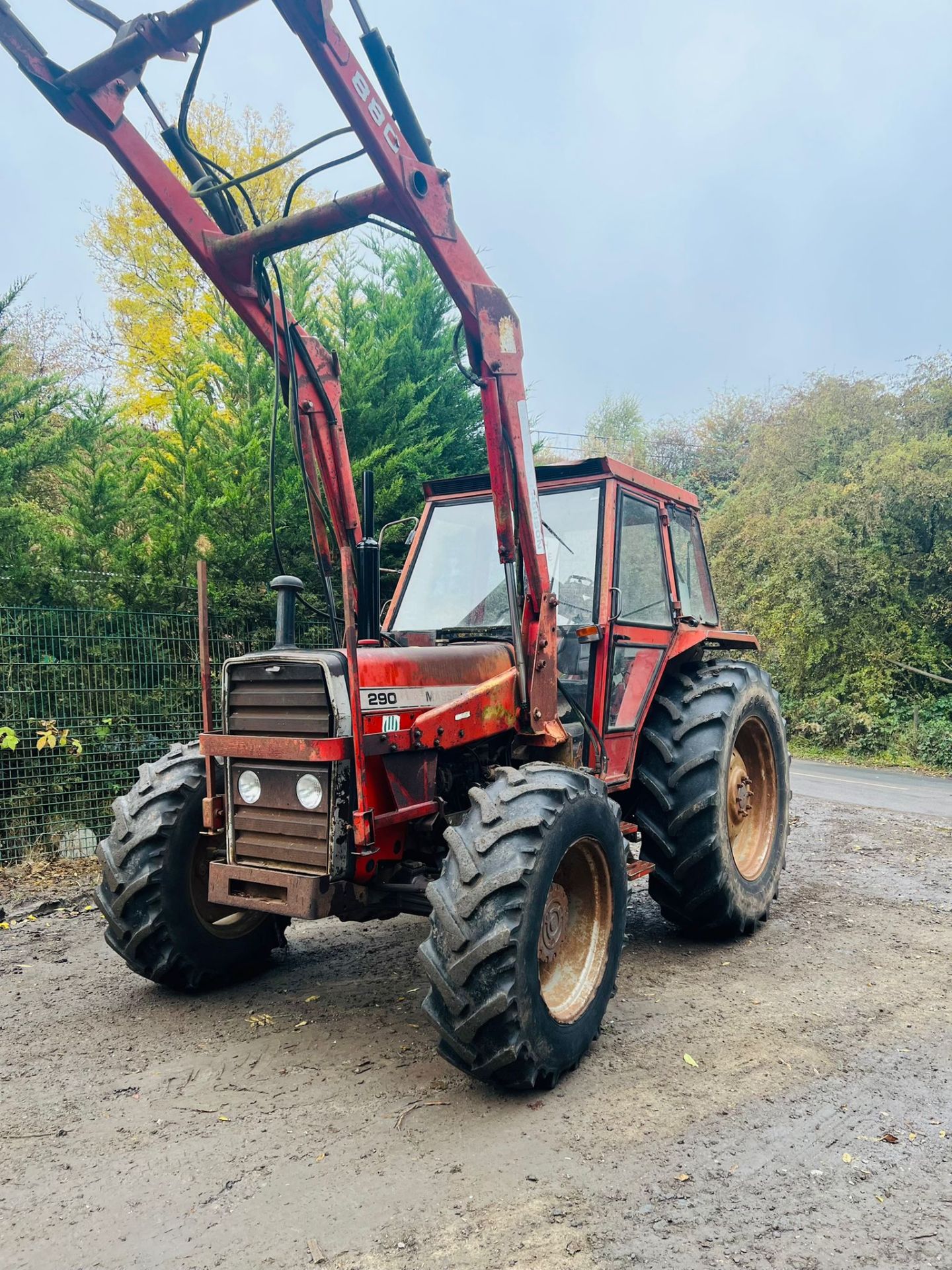 MASSY FERGUSON 290 LOADER TRACTOR - SELECTABLE 2 AND 4 WHEEL DRIVE *PLUS VAT* - Image 3 of 8