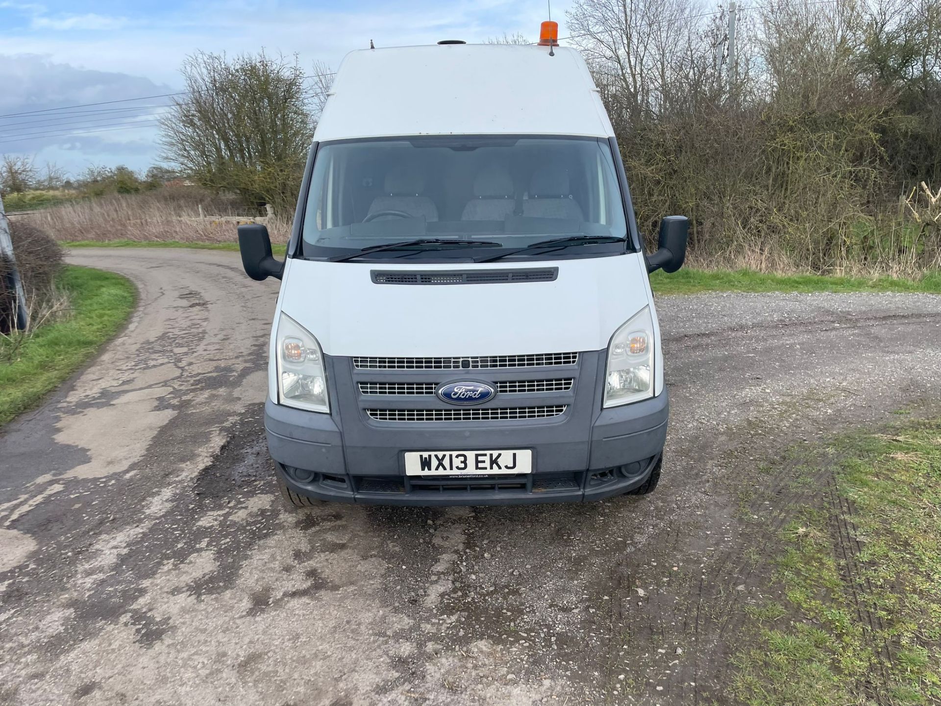 2013 FORD TRANSIT 125 T350 RWD WHITE PANEL VAN *PLUS VAT* - Image 4 of 14