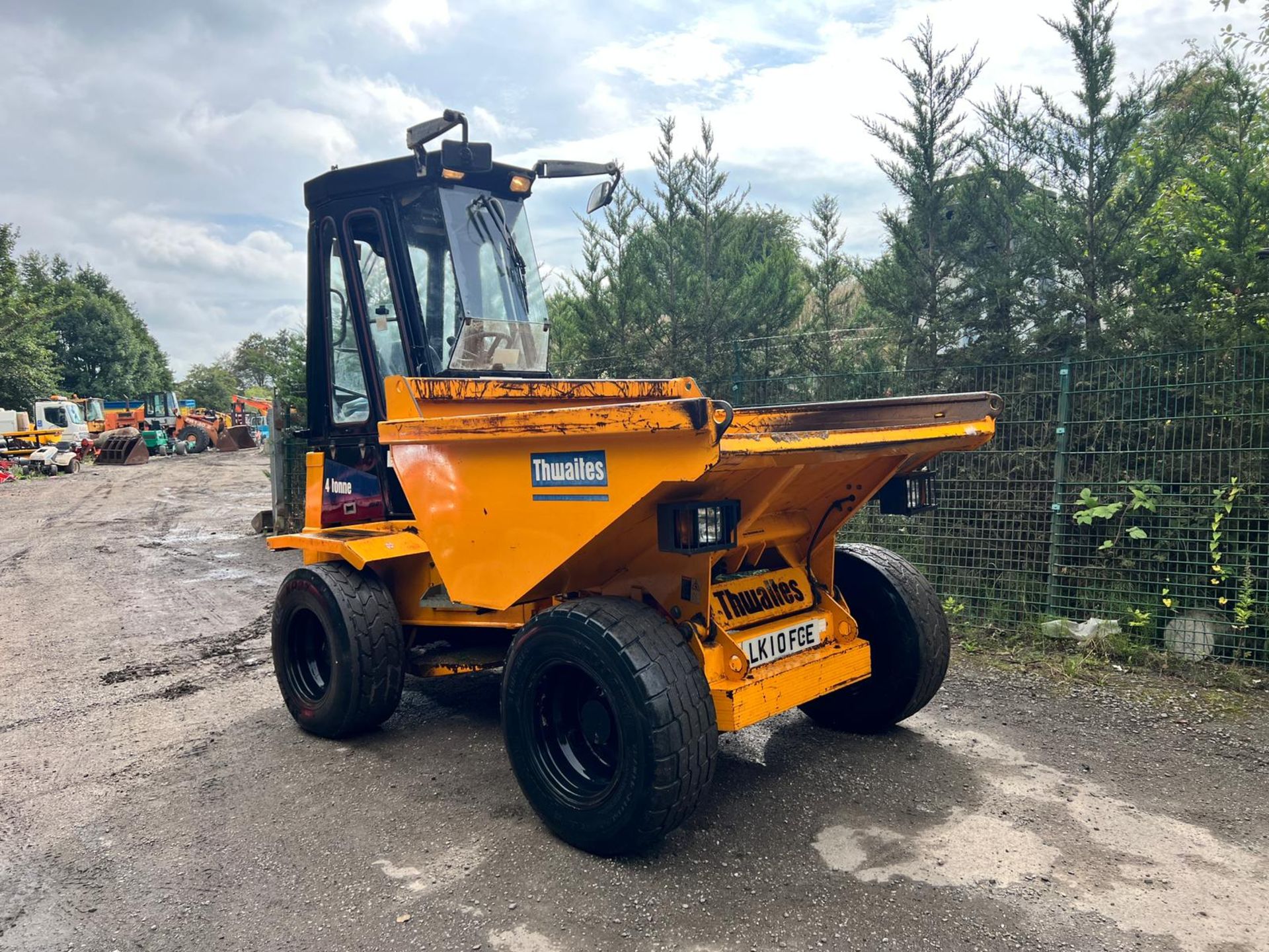 2010 Thwaites 4 Tonne 4WD Dumper *PLUS VAT* - Image 3 of 18