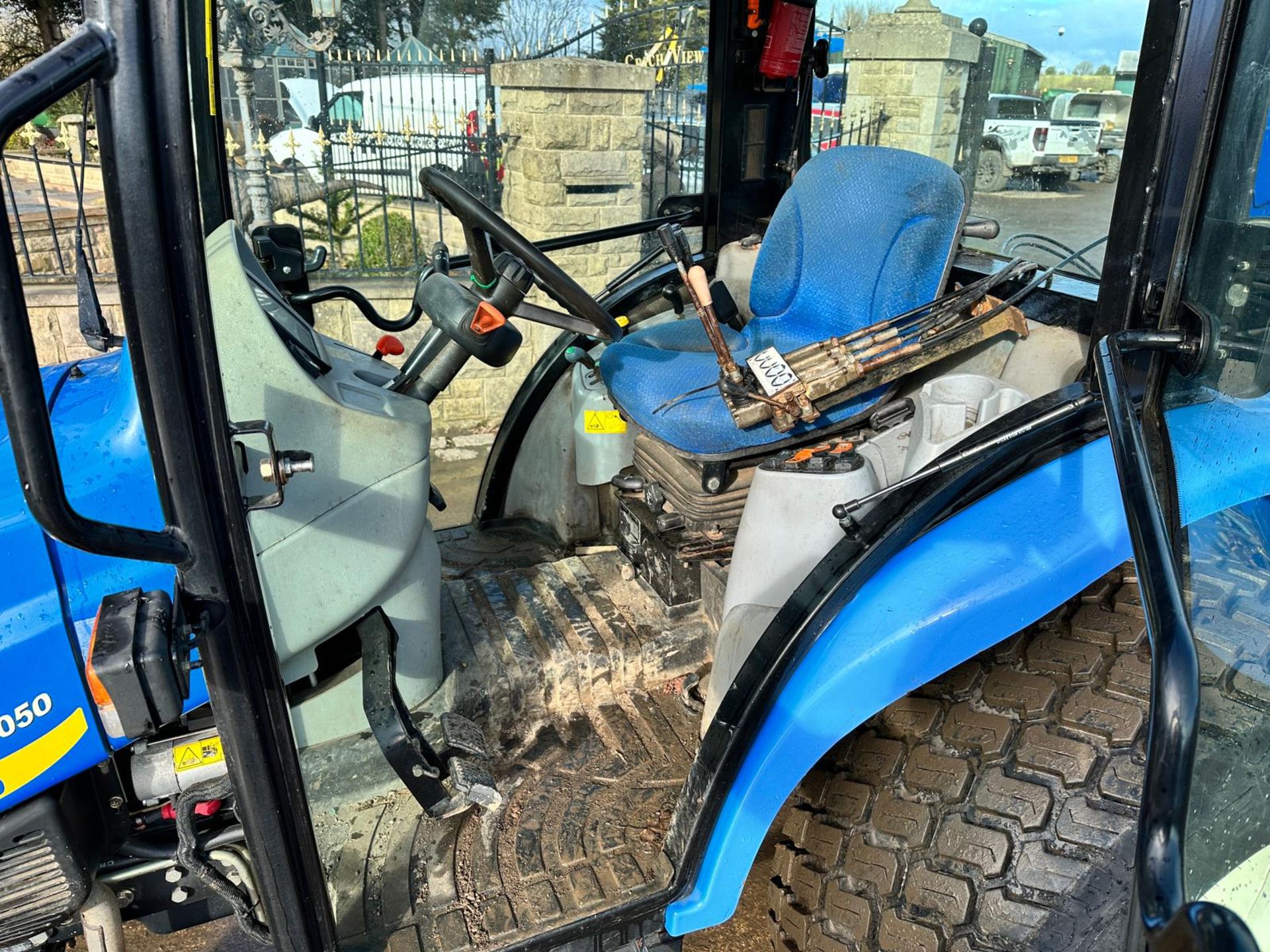 60 Reg. New Holland Boomer 3050 50HP 4WD Compact Tractor With Ryetec SL320H Hedge Cutter *PLUS VAT* - Image 24 of 28