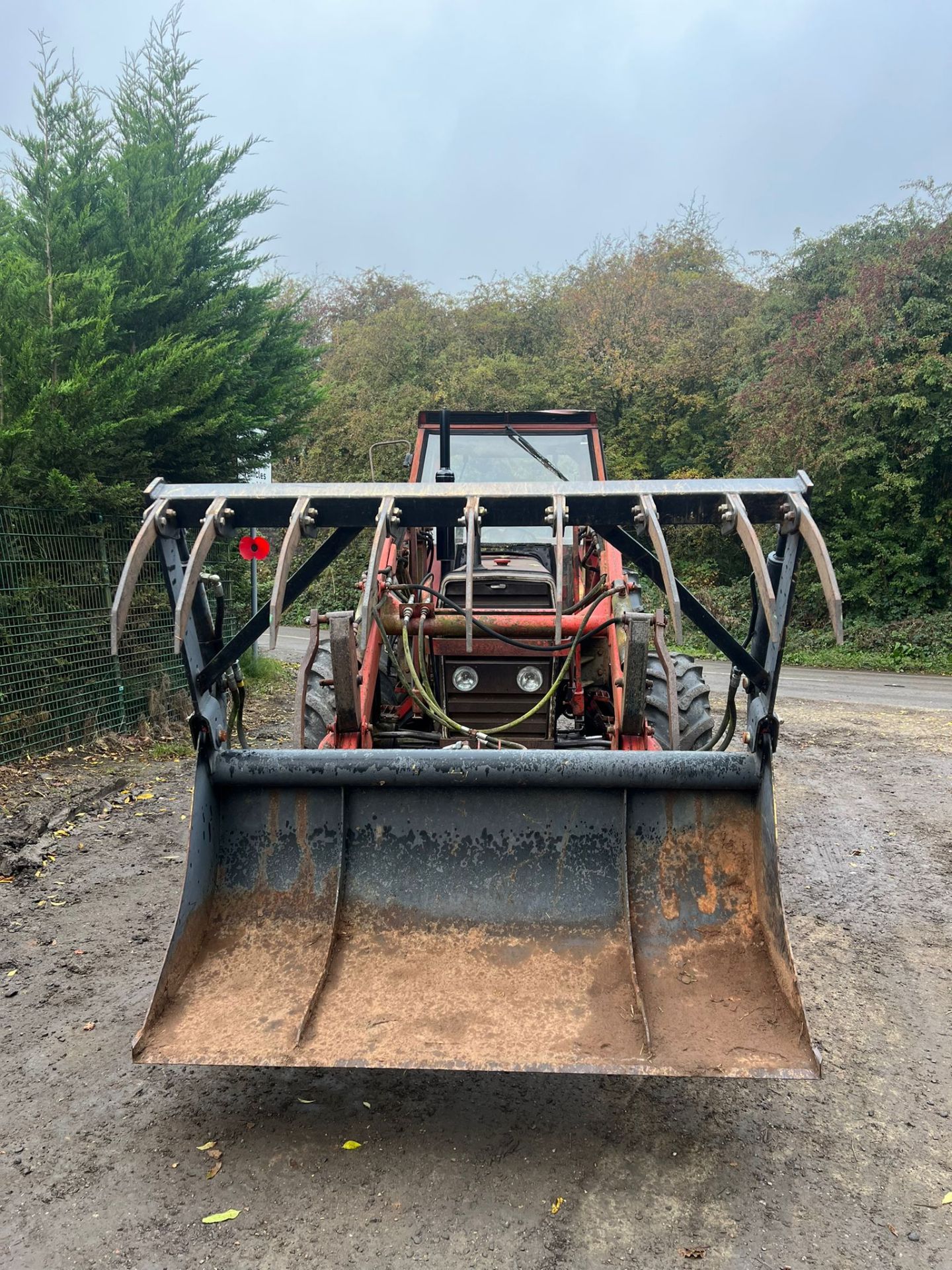 MASSY FERGUSON 290 LOADER TRACTOR - SELECTABLE 2 AND 4 WHEEL DRIVE *PLUS VAT* - Image 5 of 8