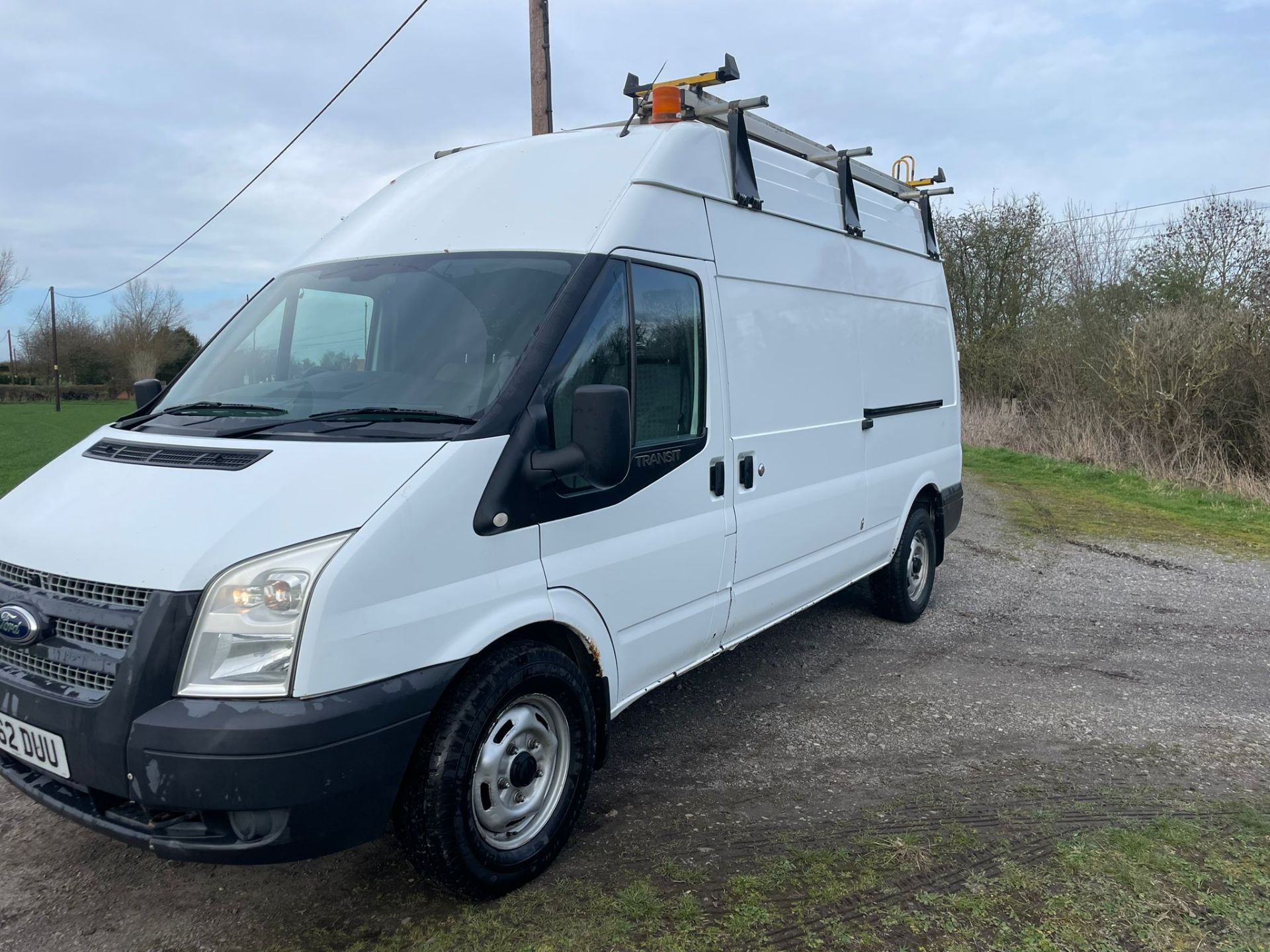 2013 FORD TRANSIT 125 T350 RWD WHITE PANEL VAN *PLUS VAT* - Image 3 of 12