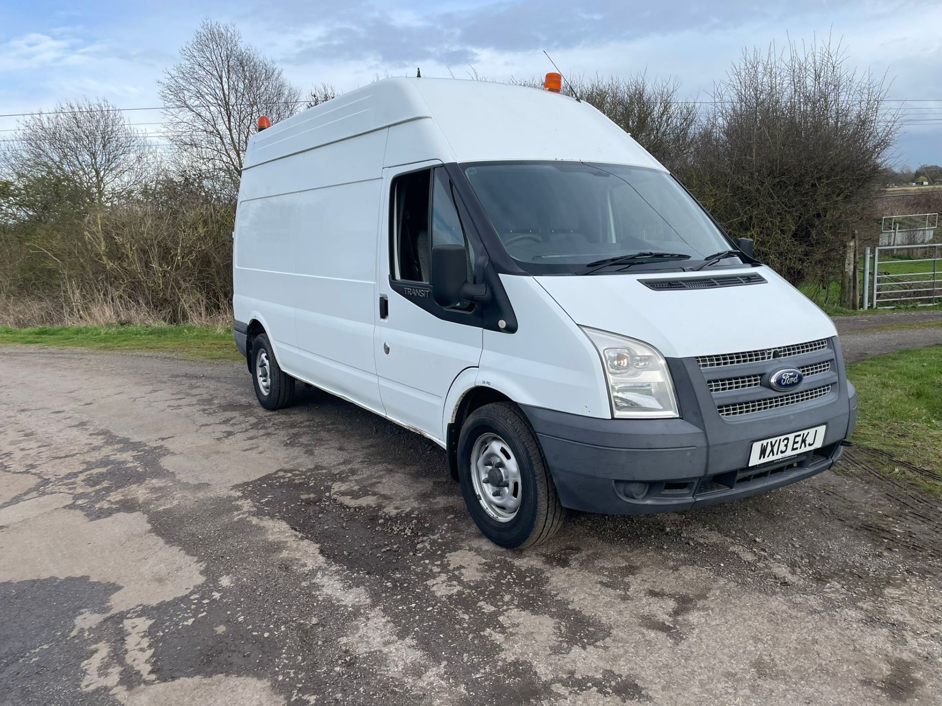 2013 FORD TRANSIT 125 T350 RWD WHITE PANEL VAN *PLUS VAT* - Image 5 of 14