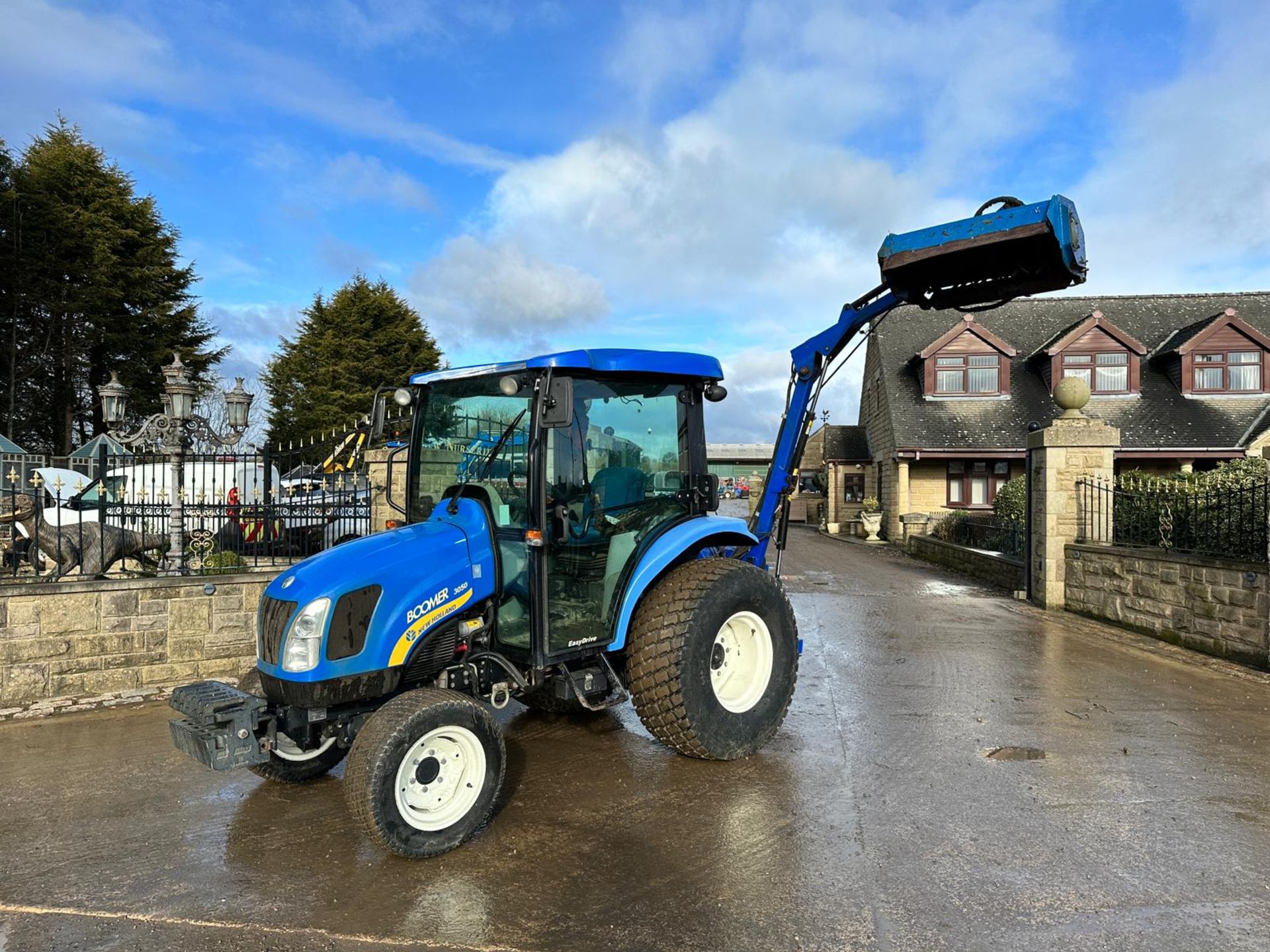 60 Reg. New Holland Boomer 3050 50HP 4WD Compact Tractor With Ryetec SL320H Hedge Cutter *PLUS VAT* - Image 2 of 28