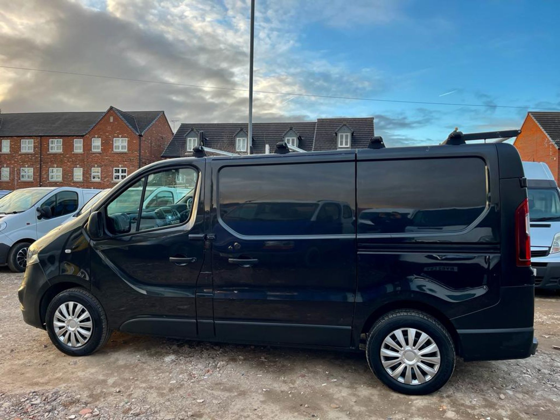 2015 VAUXHALL VIVARO 2700 CDTI BLACK PANEL VAN *NO VAT* - Image 4 of 20