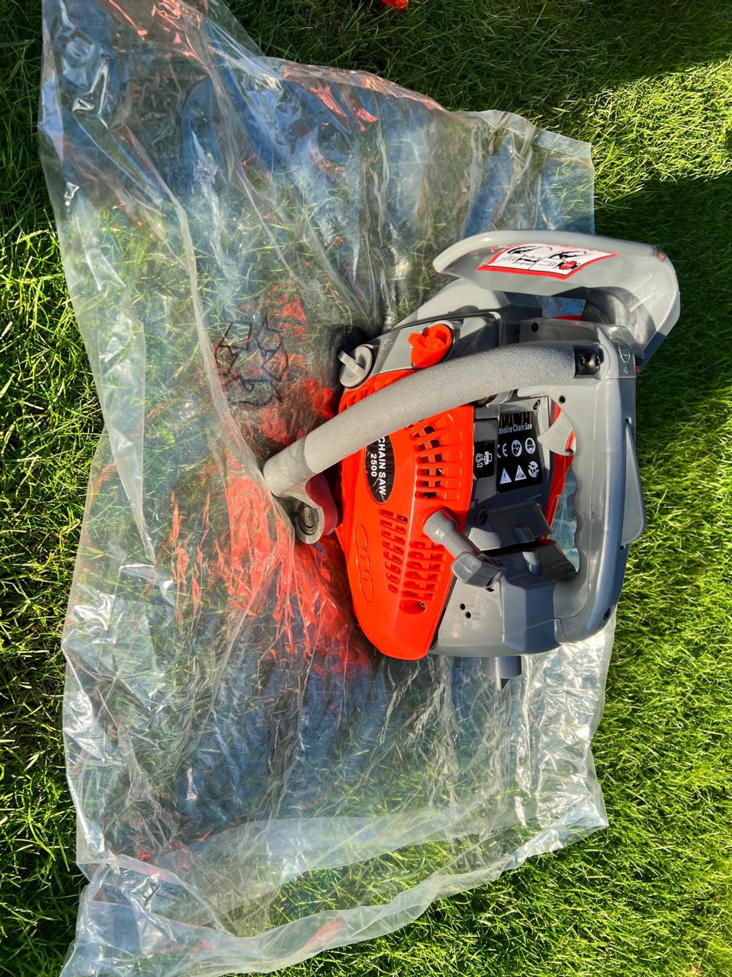 New And Unused Professional Top Handle Chainsaw *NO VAT* - Image 7 of 12