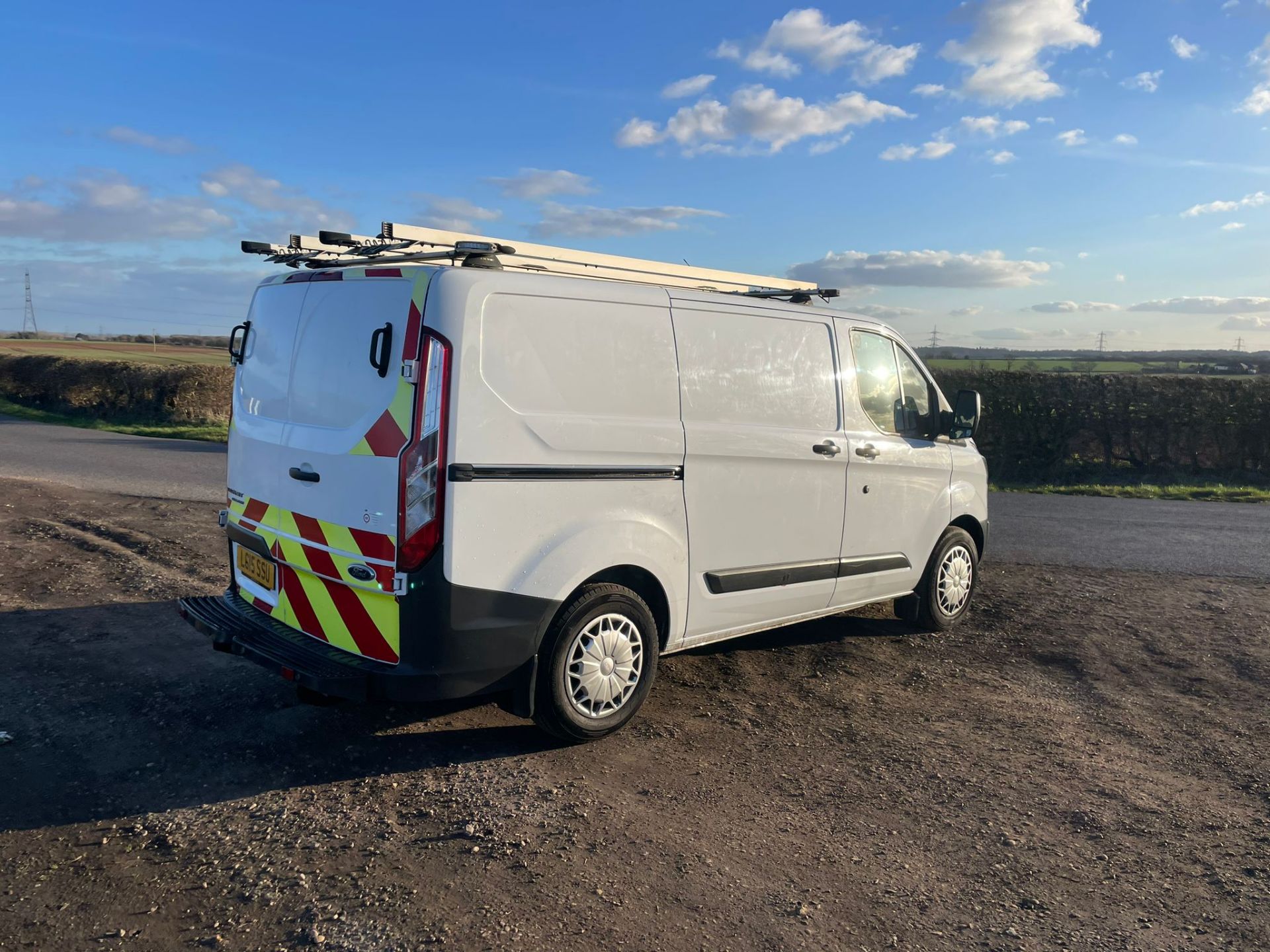 2015 FORD TRANSIT CUSTOM 310 ECO-TECH WHITE PANEL VAN *PLUS VAT* - Image 5 of 14