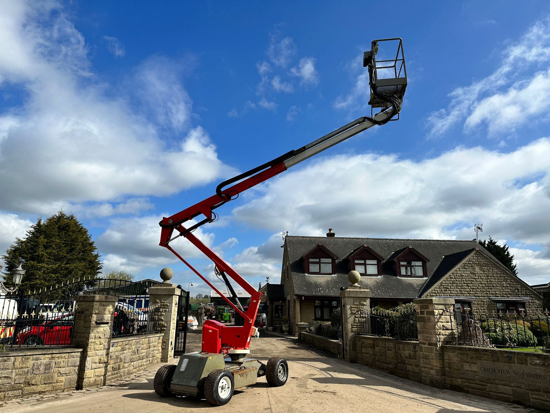 2010 Niftylift HR12 NDE HeightRider 12 Bi-Fuel Wheeled Boom Lift *PLUS VAT* - Image 11 of 19