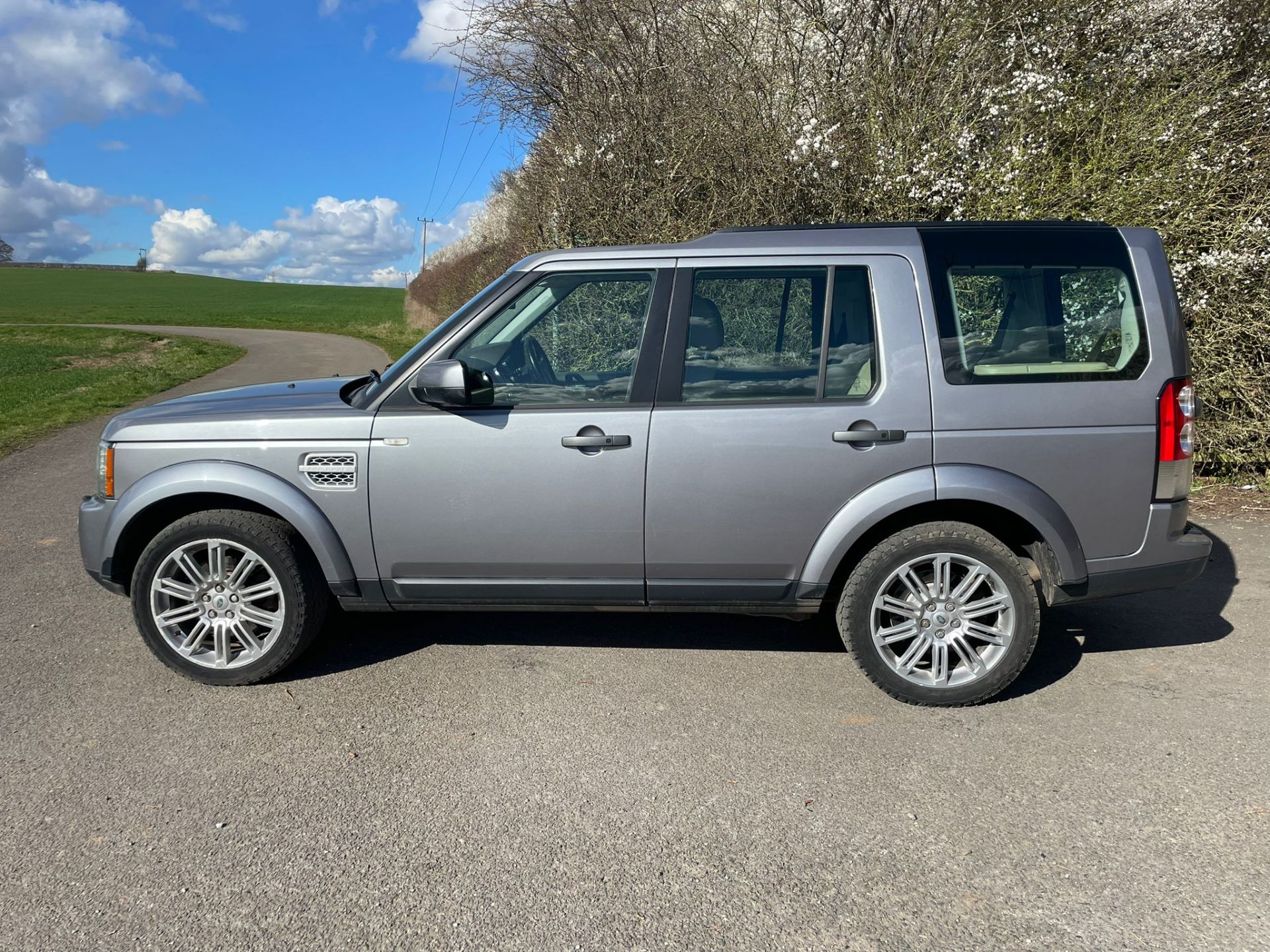 2013 LAND ROVER DISCOVERY HSE SDV6 AUTO GREY SUV ESTATE *NO VAT* - Image 4 of 13